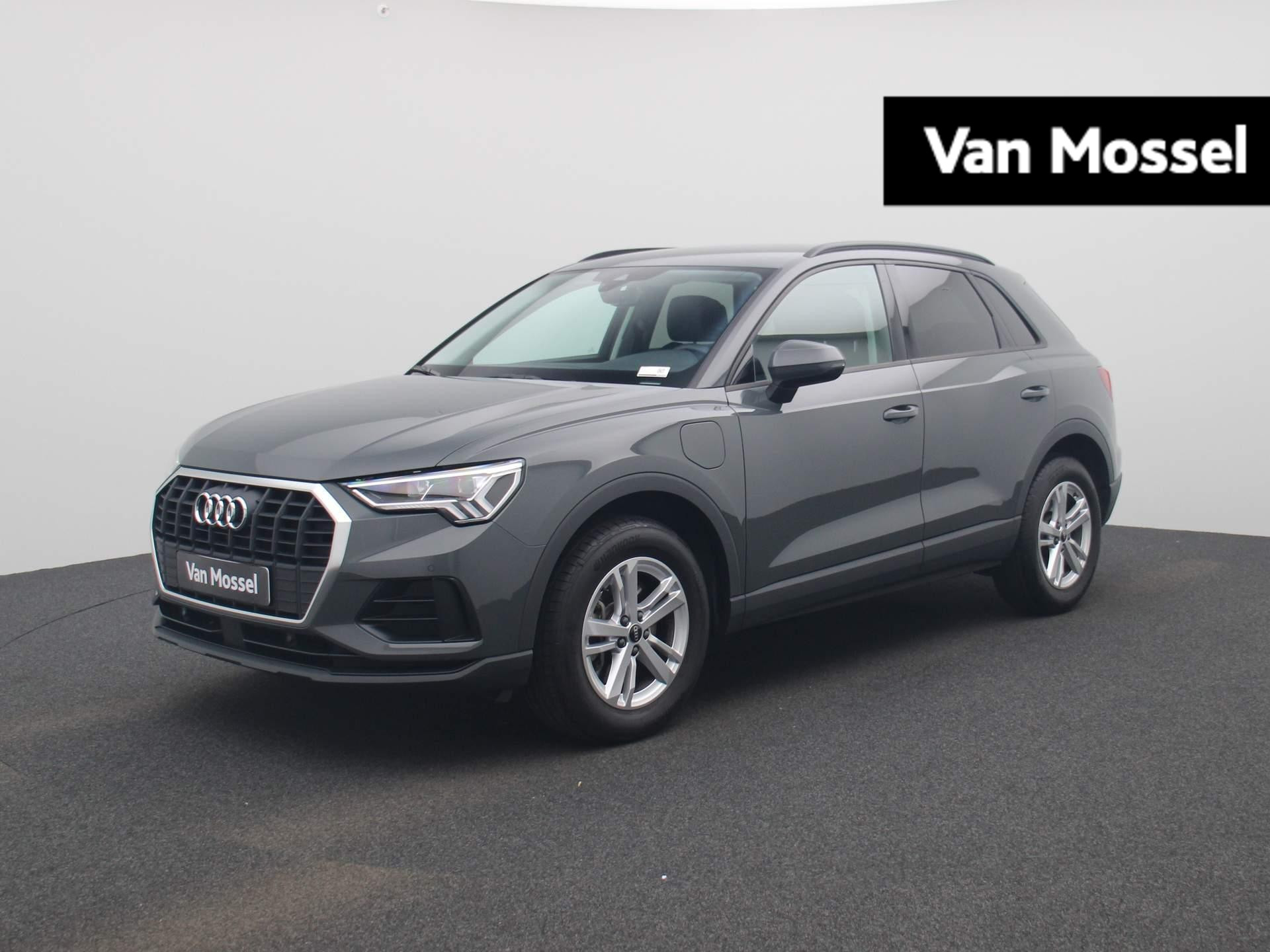 Audi Q3 45 TFSI e edition 245 PK | Automaat | Achteruitrijcamera | Navigatie | Stoelverwarming | Parkeersensoren | Adaptive Cruise Control | Lendesteunen | Apple Carplay | Android Auto | Privacy Glass | Elektrisch verstelbare voorstoelen |