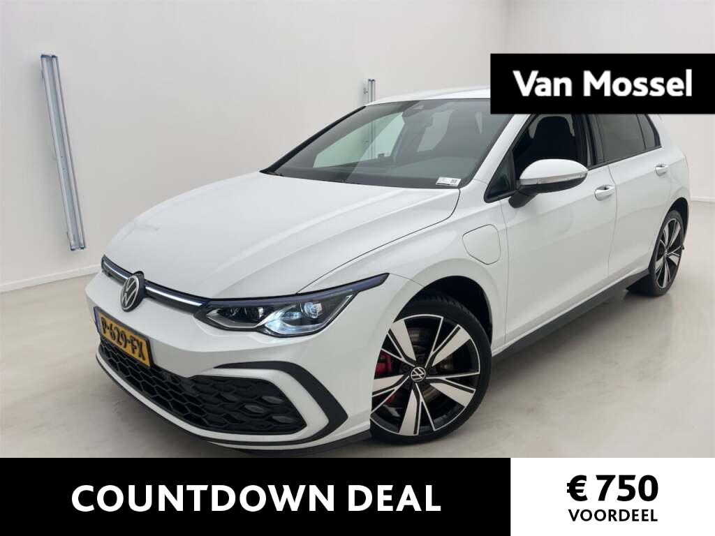 Volkswagen Golf 1.4 eHybrid GTE | Wordt verwacht | Navigatie | Apple carplay | Adaptieve cruise control | Lane Assit | Climate control | Stoelverwarming | Parkeersensoren | Achteruitrij camera | Automatische velrichting | LED verlichting | LMV 18" inch |