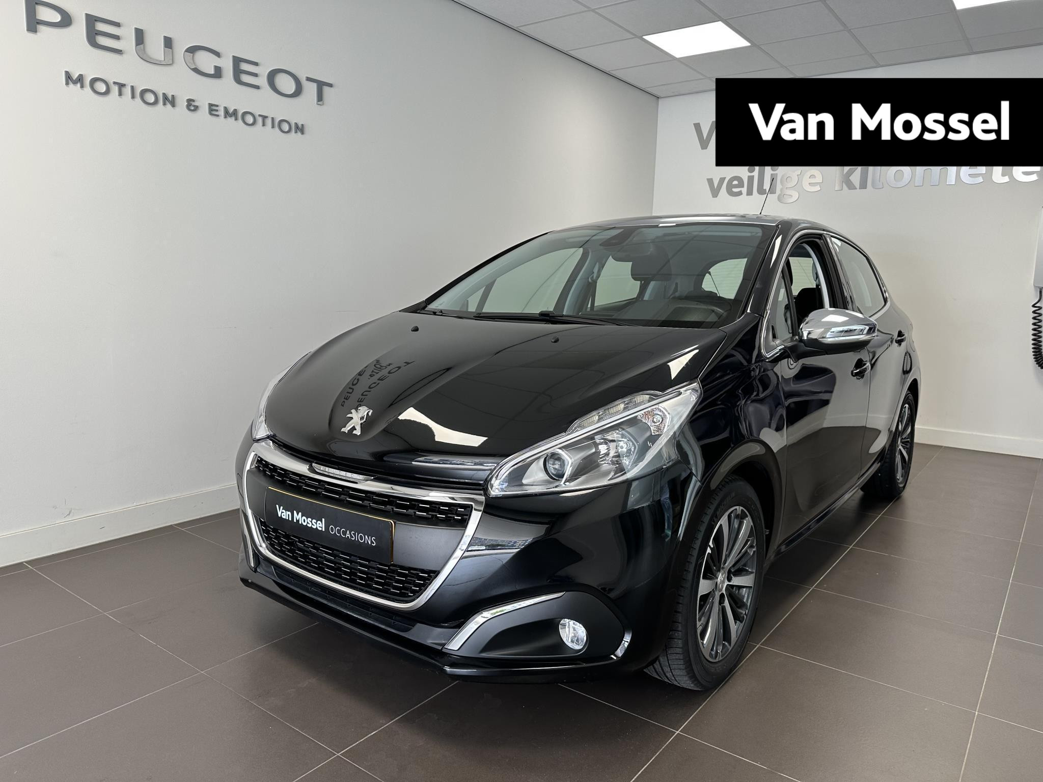 Peugeot 208 1.2 PureTech Allure 110pk | Navigatie | Apple Carplay/Android Auto | Achteruitrijcamera | 1e eigenaar | dealer onderhouden!!! |