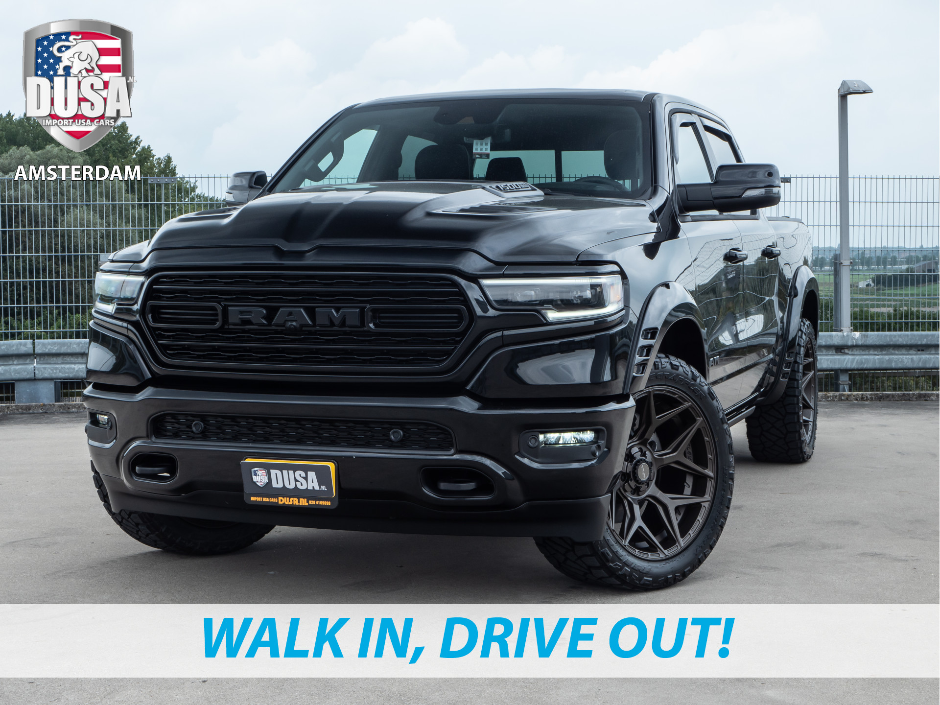 Dodge Ram 1500 Limited | 5.7 V8 | 4x4 | Crew Cab | Night Edition | Panorama dak | Luchtvering Meerprijs extra opties / Accessoires zoals Deksel, Backflip, Fenders, wraps, Stripings etc