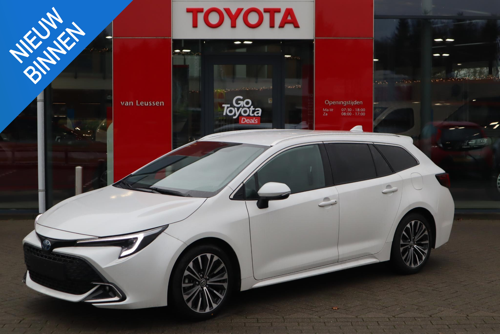 Toyota Corolla Touring Sports 1.8 HYBRID STYLE APPLE/ANDROID STOEL+STUURVERW. EL-ACHTERKLEP HALF-LEDER LED 17"LMV KEYLESS PRIVACY-GLASS