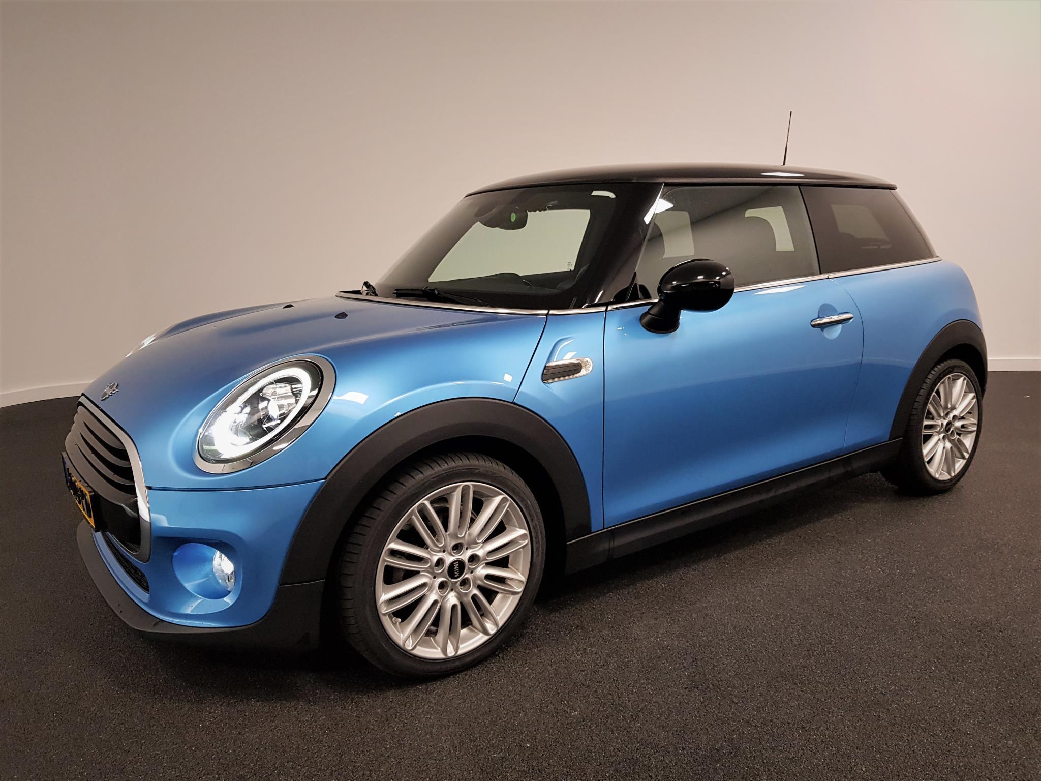 MINI Cooper Mini 1.5 136pk Chili | Climate control | Cruise Control | Lichtmetalen velgen 17" | Parkeer Sensoren | Led