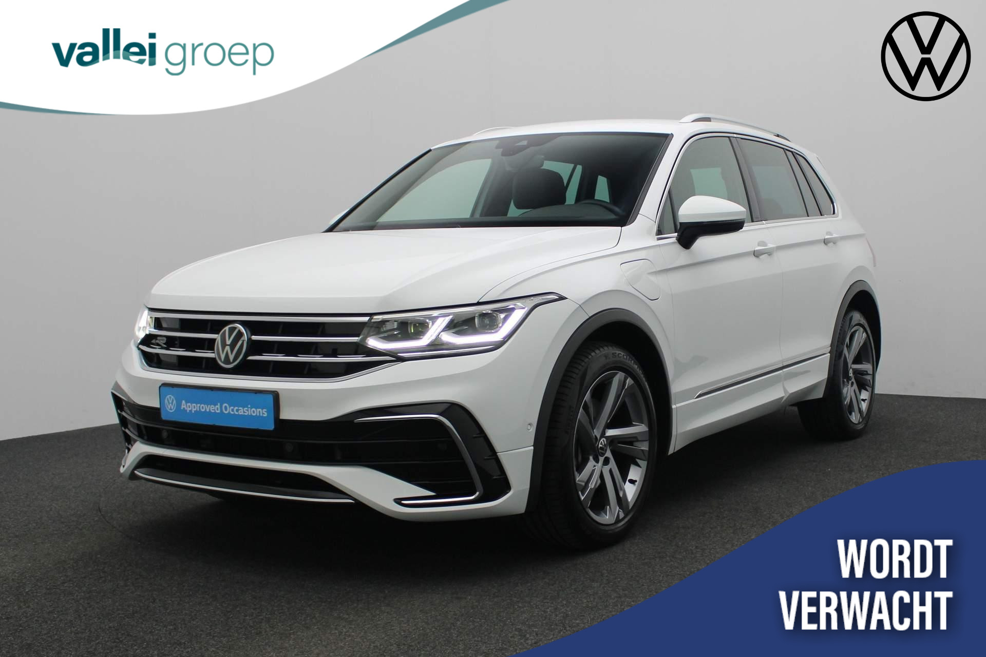 Volkswagen Tiguan 1.4 TSI 245PK DSG eHybrid R-Line Business | Trekhaak | Camera | Stuur-/stoelverwarming | Navi | ACC | Digital Cockpit Pro | Apple Carplay / Android Auto