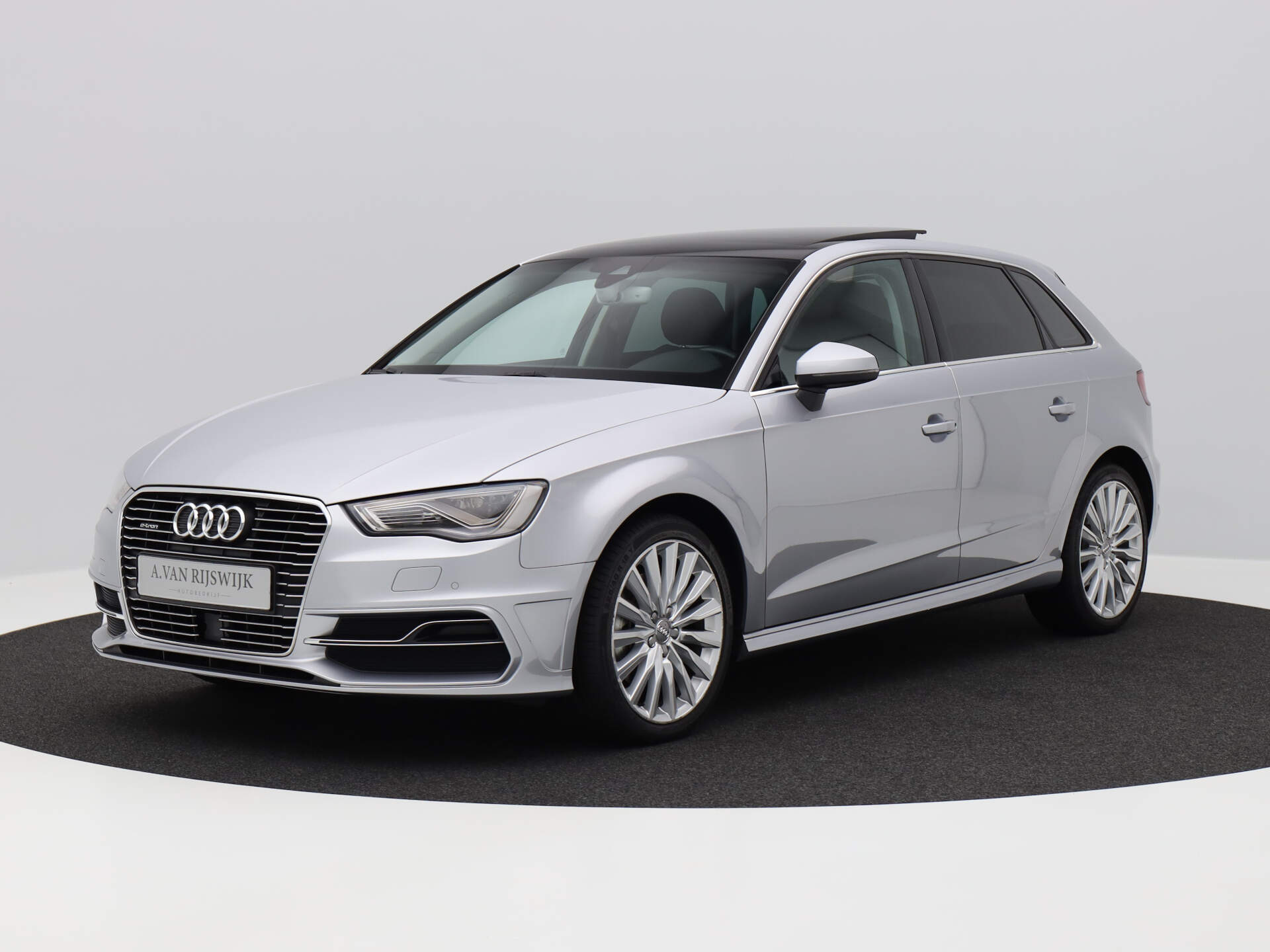 Audi A3 1.4 TFSi E-tron S-Tronic Sportback S-Line | PANO | B&O | LEDER