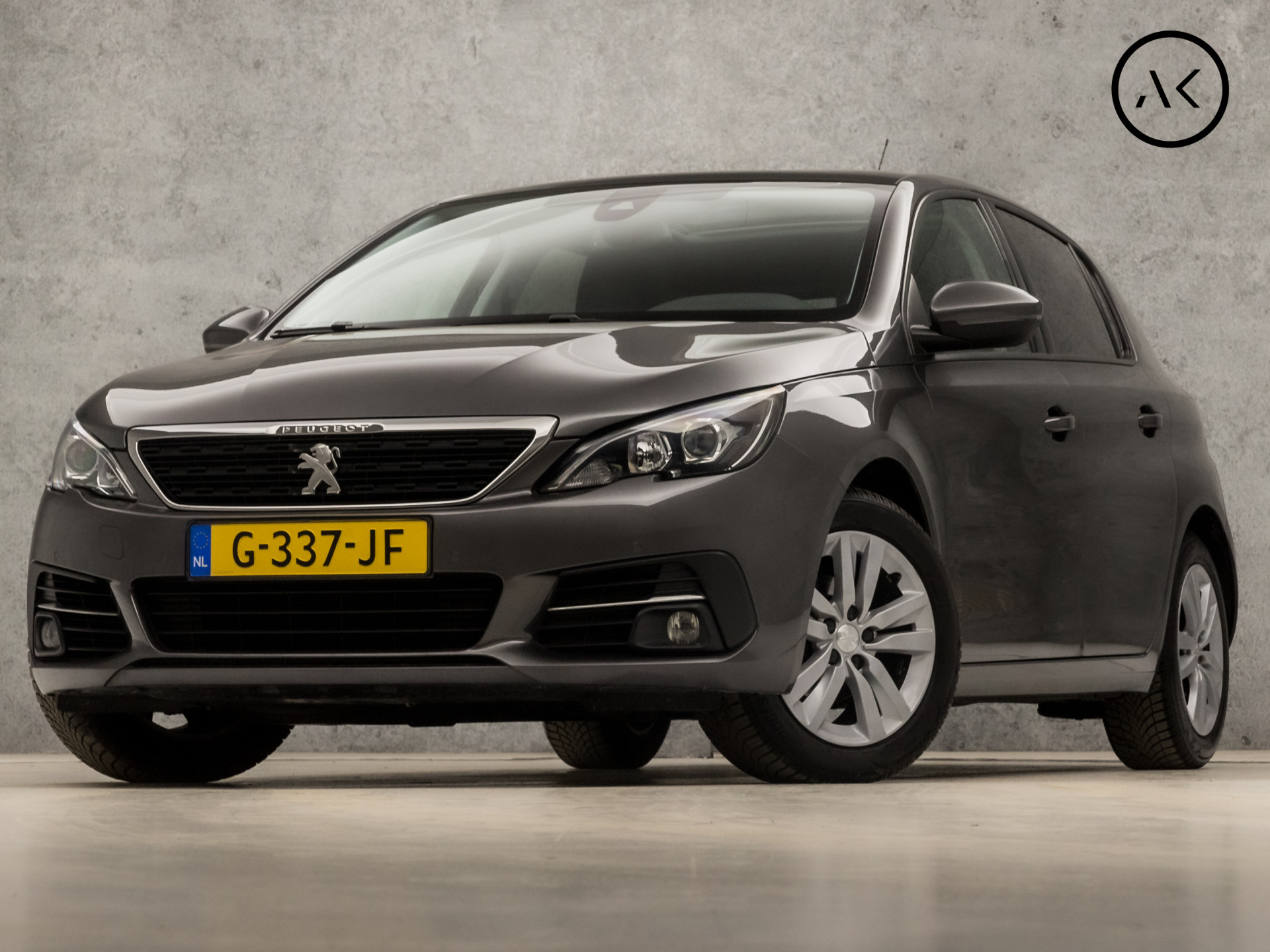 Peugeot 308 1.2 PureTech Sport (PANORAMADAK, APPLE CARPLAY, NAVIGATIE, GETINT GLAS, DAB+, SPORTSTOELEN, LM VELGEN, CRUISE, PARKEERSENSOREN, NIEUWSTAAT)