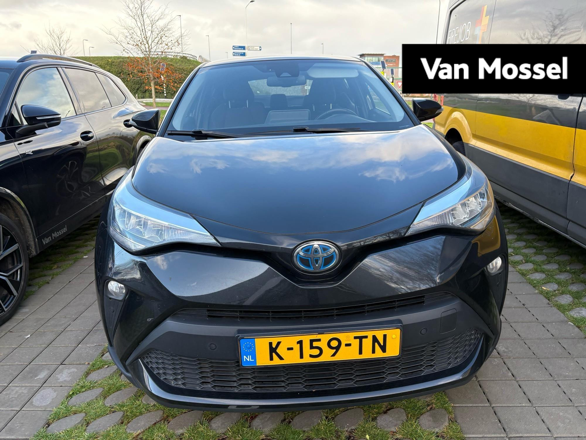 Toyota C-HR 1.8 Hybrid Dynamic | VERWACHT | AUTOMAAT | NAVIGATIE | CLIMATE CONTROL | ADAPTIVE CRUISE CONTROL | PARKEERSENSOREN | ACHTERUITRIJCAMERA |