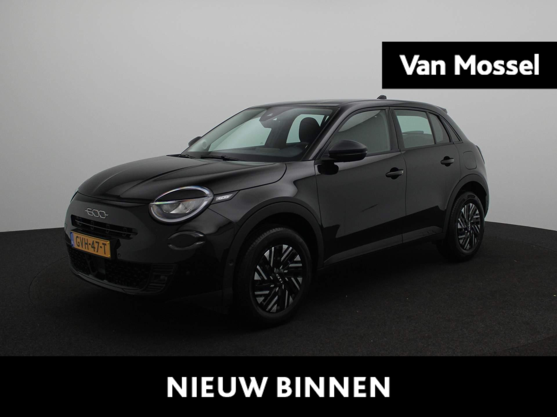 Fiat 600 1.2 Hybrid 136 Urban | Parkeercamera Achter | Parkeersensoren Voor + Achter | Apple Carplay & Android Auto | LED Koplampen |