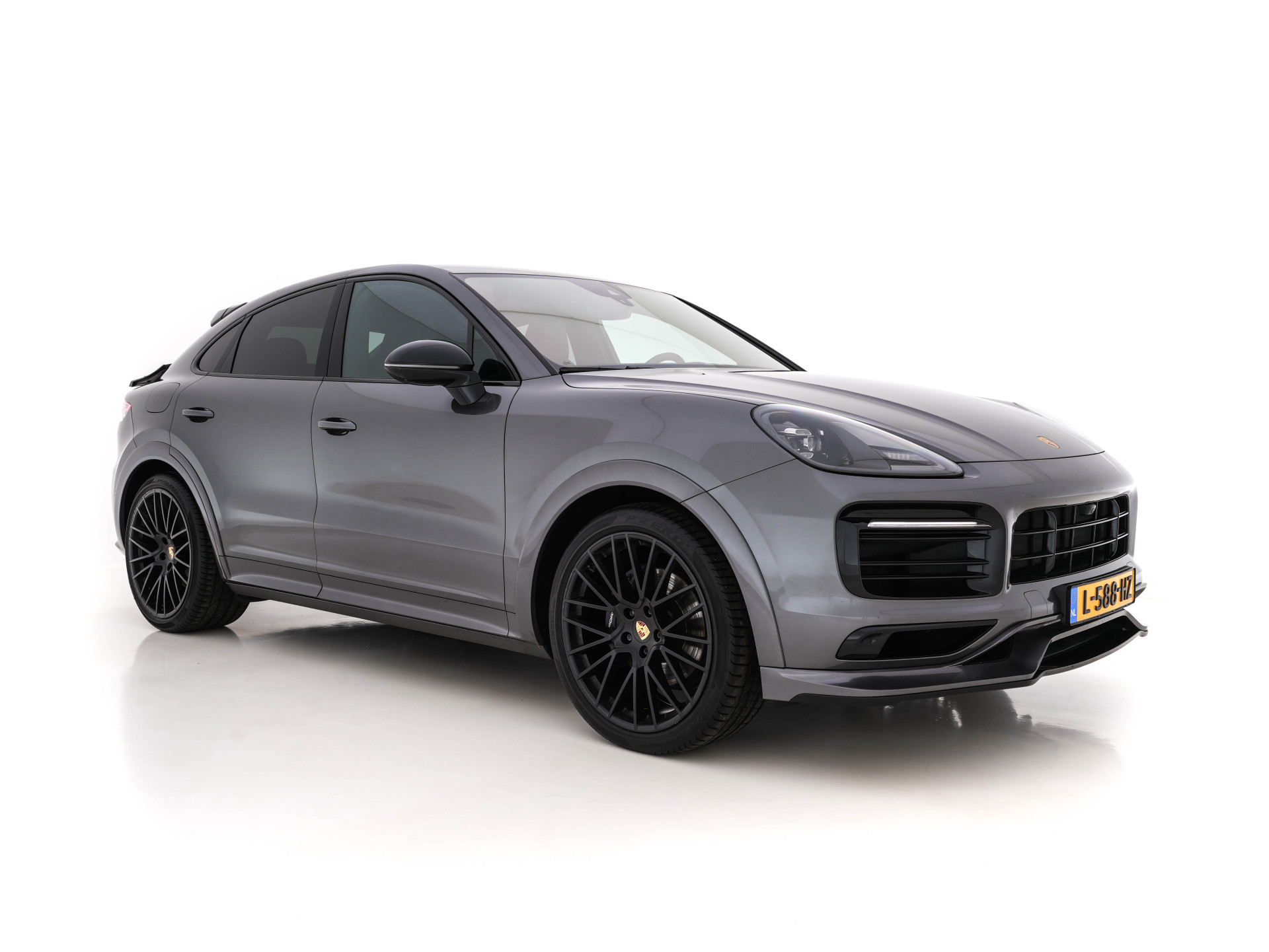 Porsche Cayenne Coupé 3.0 E-Hybrid (INCL.BTW) Aut. *PANO | ADAPTIVE-CRUISE | SPORT-CHRONO | FUL-LEATHER | FULL-LED | MEMORY-PACK | SURROUND-VIEW | AIR-SUSPENSION | KEYLESS | COMFORT-SEATS | DAB+ | BLIND-SPOT | BOSE-SOUND | NAV