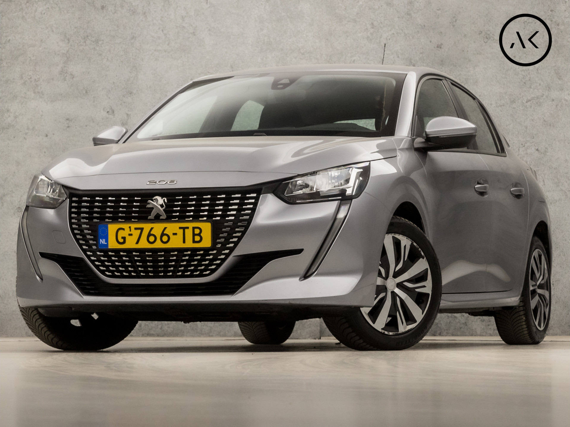 Peugeot 208 1.2 PureTech Sportline (GROOT NAVI, APPLE CARPLAY, KEYLESS START, CRUISE, CLIMATE, ELEK PAKKET, PARKEERSENSOREN, NIEUWE APK, NIEUWSTAAT)