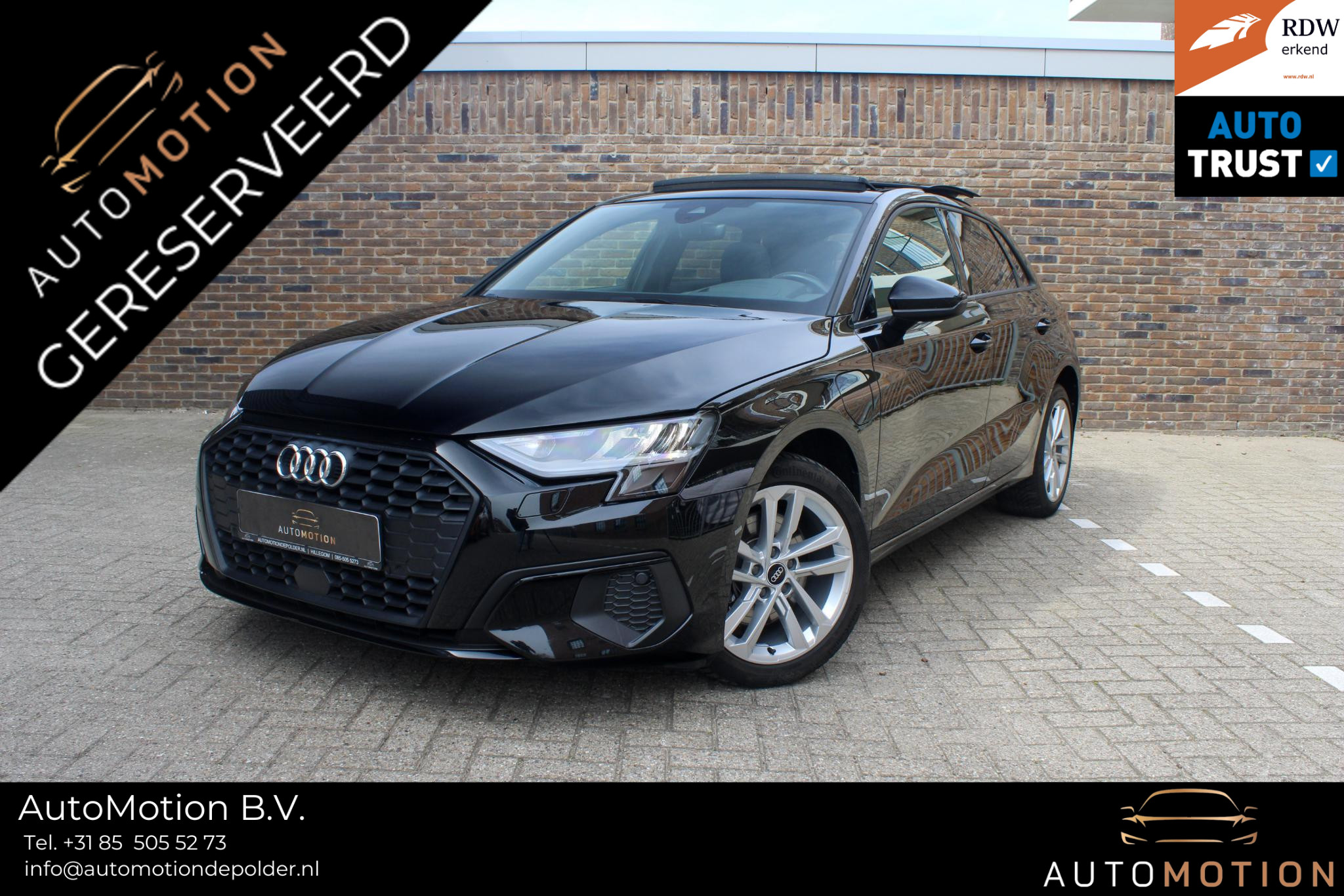 Audi A3 Sportback 40 TFSI e Adv.Ed. PANO | StoelVW | HUD    Onder andere voorzien van: Panorama dak, lane assist, front assist, afgevlakt sportstuur, Head-up display, stoelverwarming, parkeersensoren voor & achter