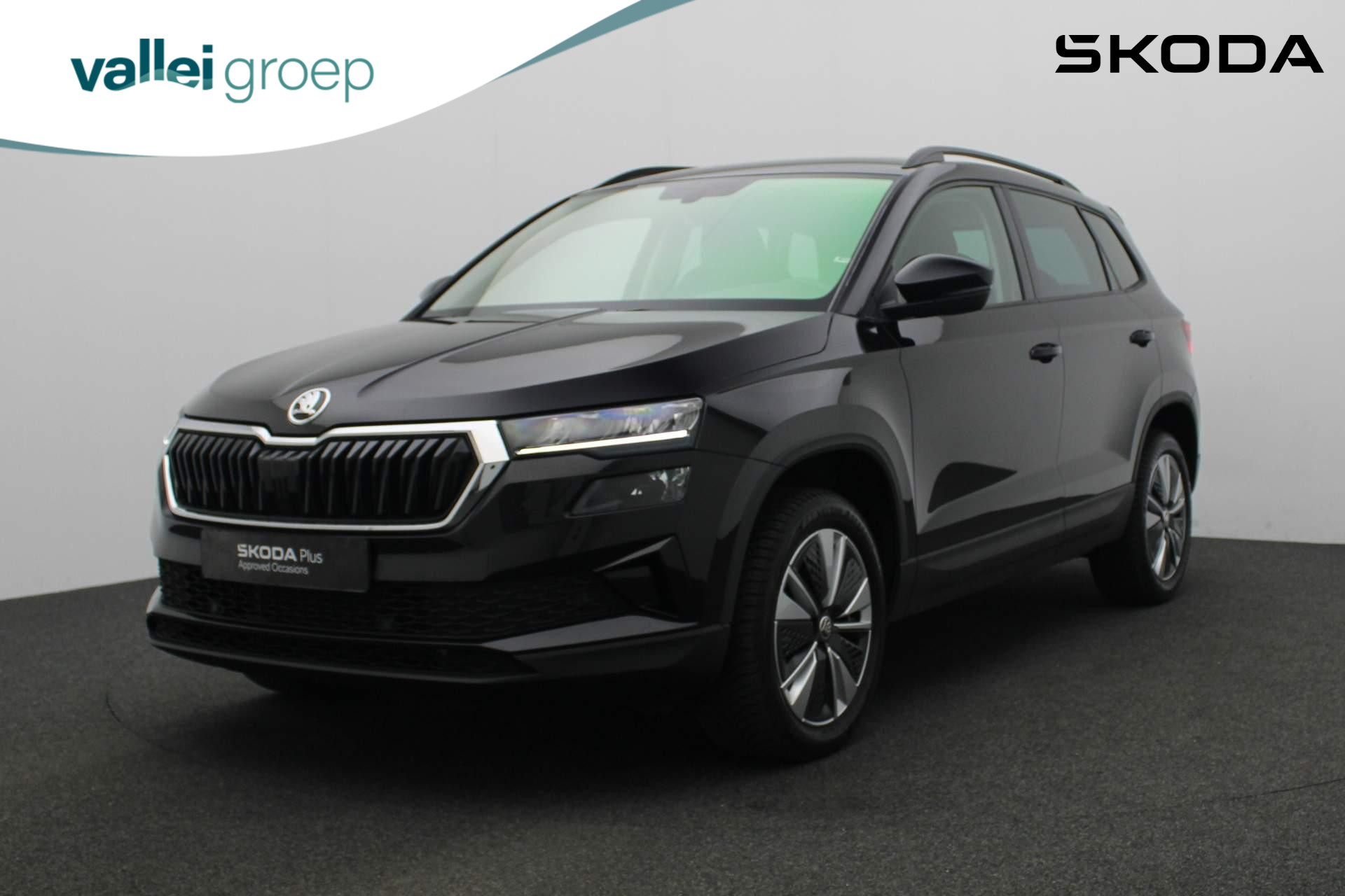 Škoda Karoq 1.5 TSI 150PK DSG ACT Business Edition Plus | Navi | Keyless | Camera | ACC | 17 inch | Stoel-/achterbankverwarming | Apple Carplay / Android Auto