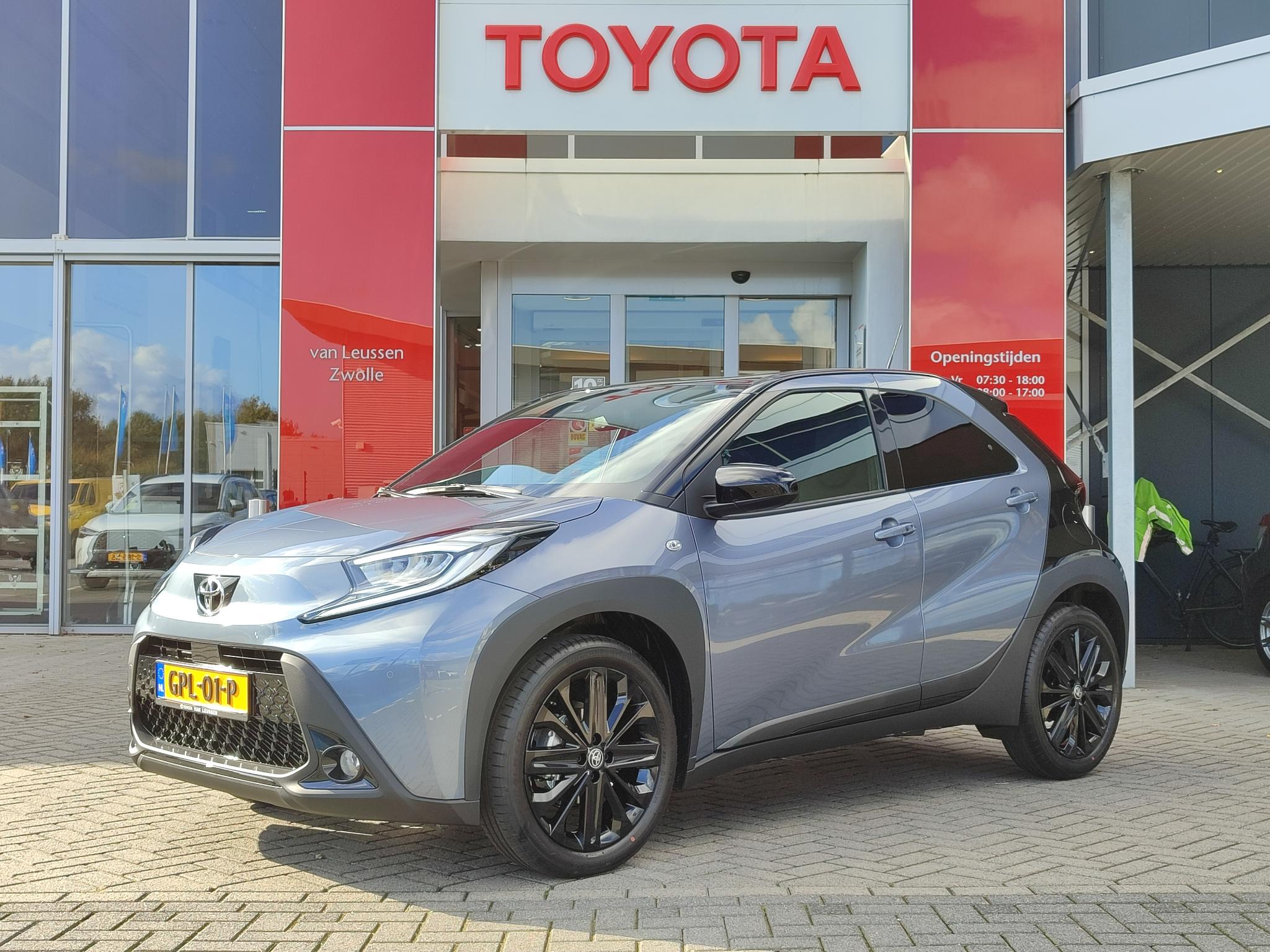 Toyota Aygo X 1.0 VVT-i S-CVT Premium NIEUW DIRECT RIJDEN AUTOMAAT CLIMA NAVI STOELVER PARK-SENSOREN AD-CRUISE 18' LM-VELGEN KEYLESS