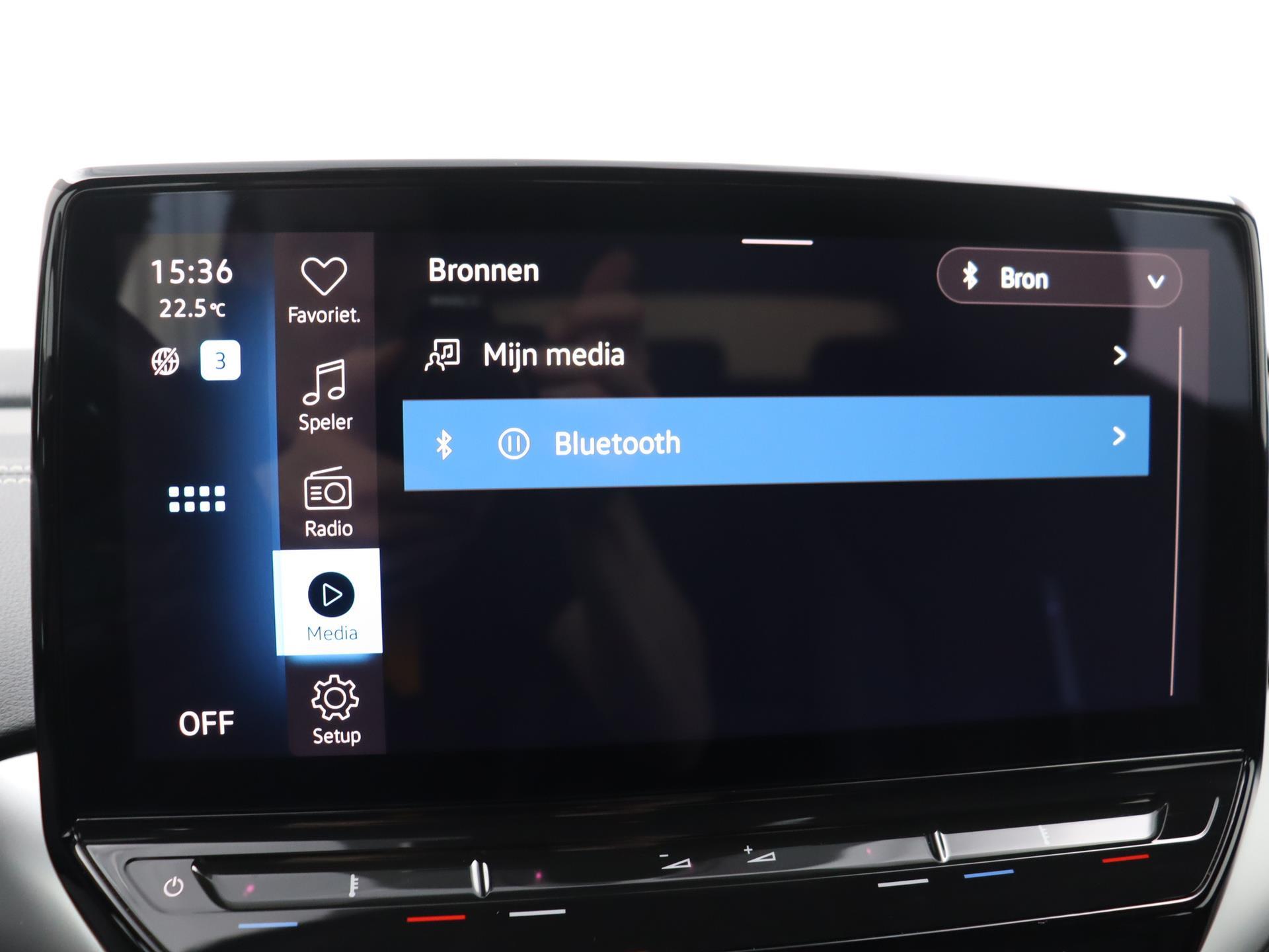 Volkswagen ID.5 Pro 77 kWh | Achteruitrijcamera | Navigatiesysteem | Keyless entry | Multimedia-voorbereiding | Luxe interieur afwerking | Cruise control adaptief | Apple Carplay/Android Auto |