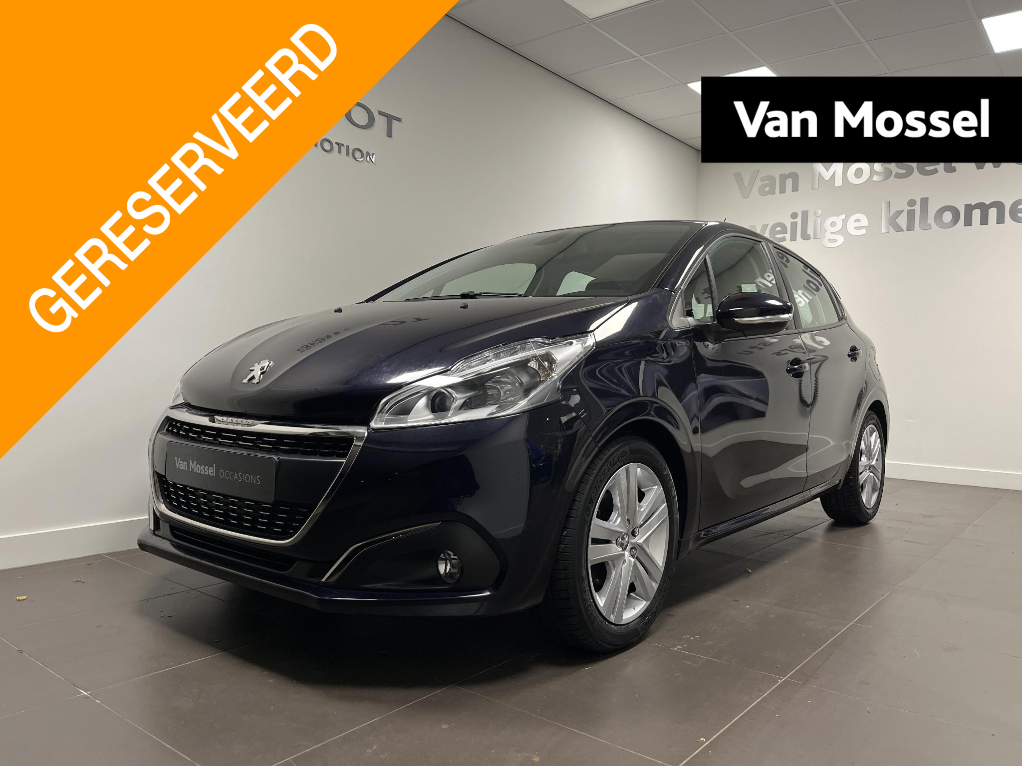 Peugeot 208 1.2 PureTech Signature | Nav | Apple Carplay & Android Auto | Parkeer sensoren achter | 19DZ KM !