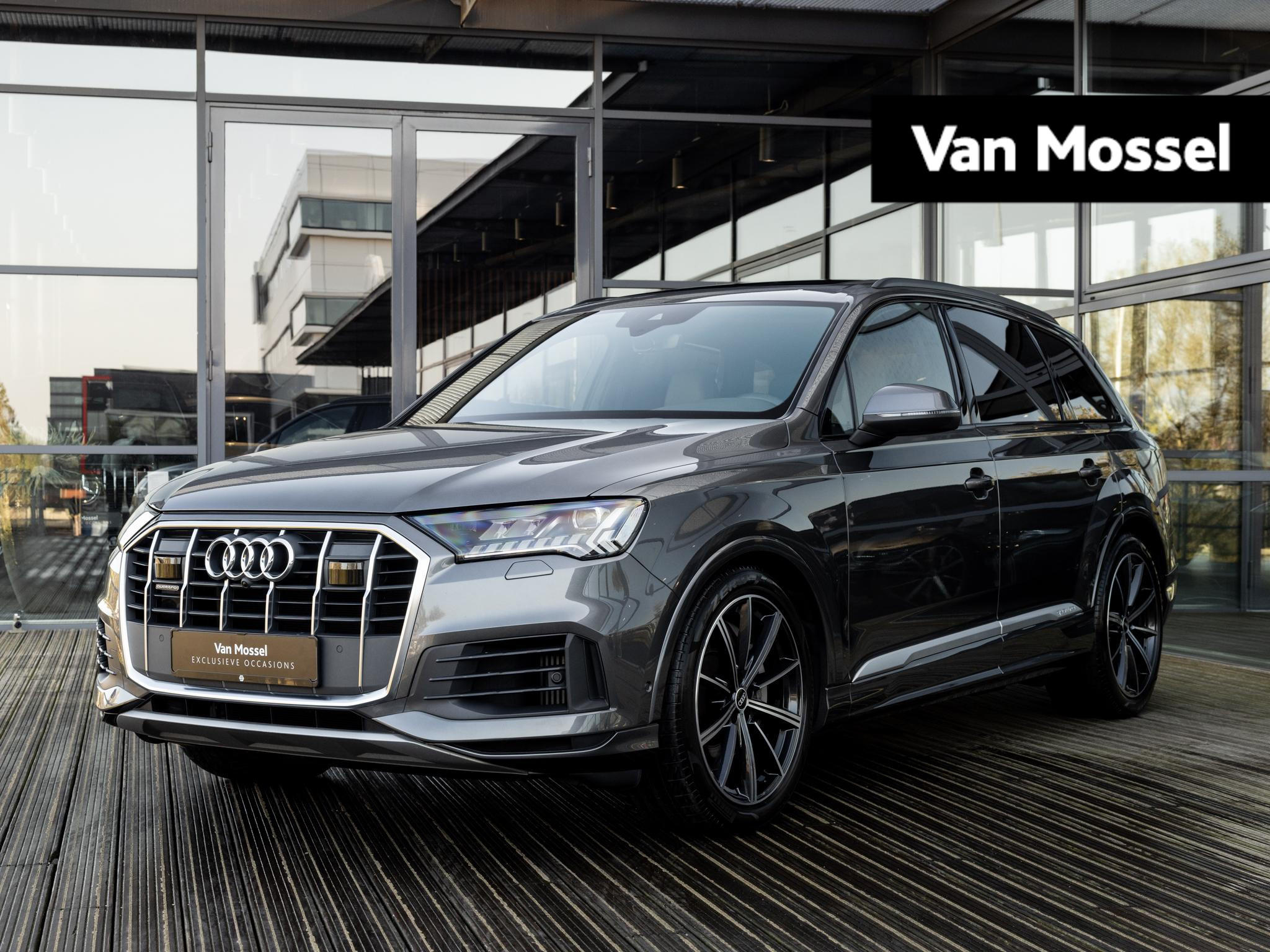 Audi Q7 55 TFSI e quattro S Edition | S-LINE INTERIEUR | S-LINE SPORTSTOELEN PLUS | B&0 | LUCHTVERING | PANORAMA/SCHUIF-KANTELDAK | SOFTCLOSE | MATRIX LED | TOUR PAKKET | KEYLESS | 21 INCH |