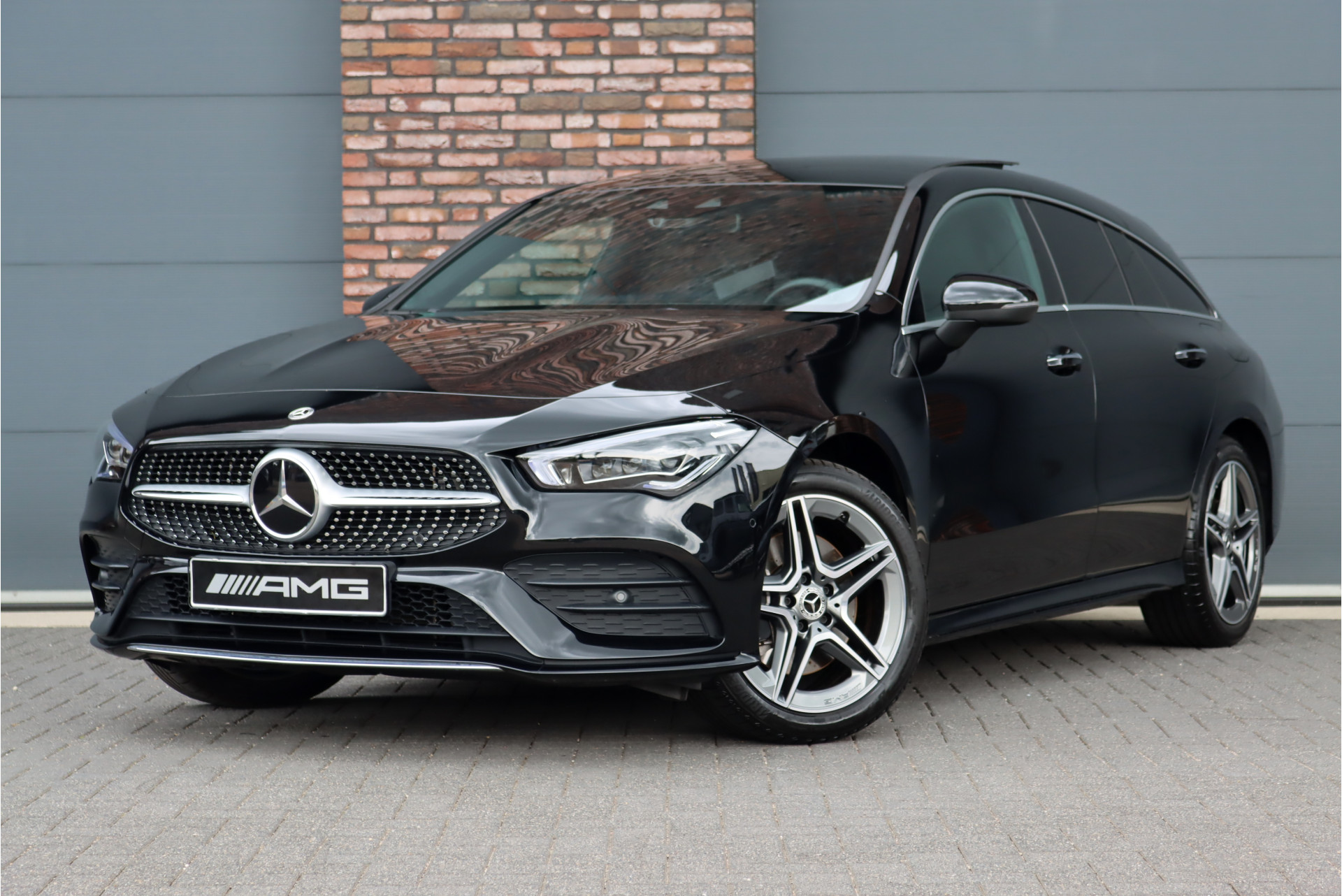 Mercedes-Benz CLA Shooting Brake 250 e AMG Line Aut8 | Panoramadak | Distronic+ | Memory | Keyless Go | Augmented Reality | Camera | Rijassistentiepakket | Sfeerverlichting |