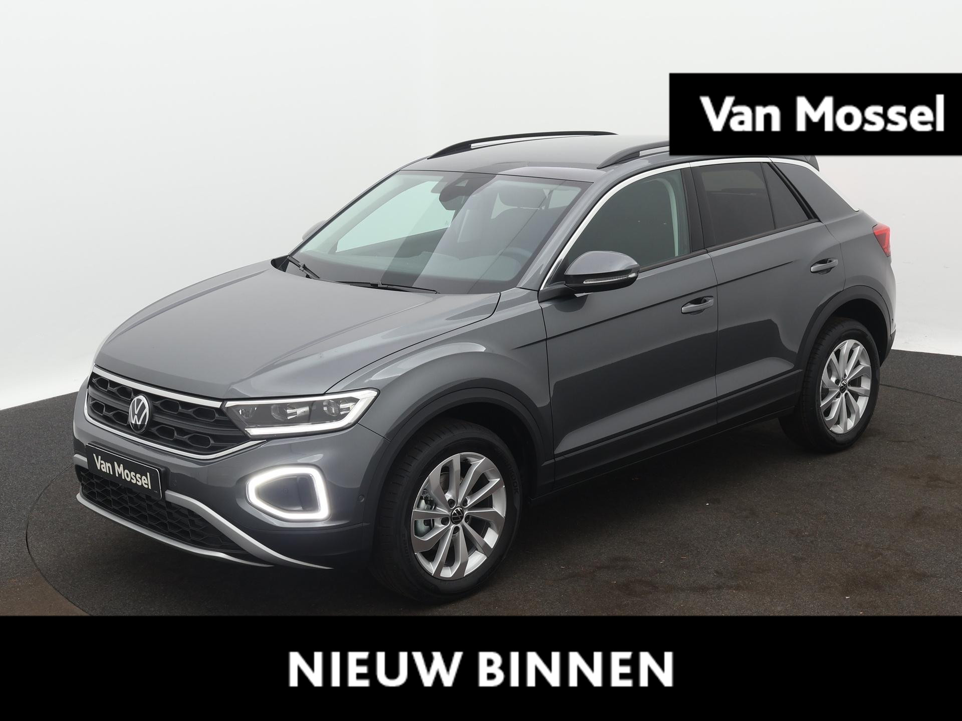 Volkswagen T-Roc 1.5 TSI Life Edition 150 PK Automaat | Apple Carplay | Climate control | Android Auto | Camera | Keyless access | 17" Lichtmetalen velgen | LED plus | Adaptieve cruise control |