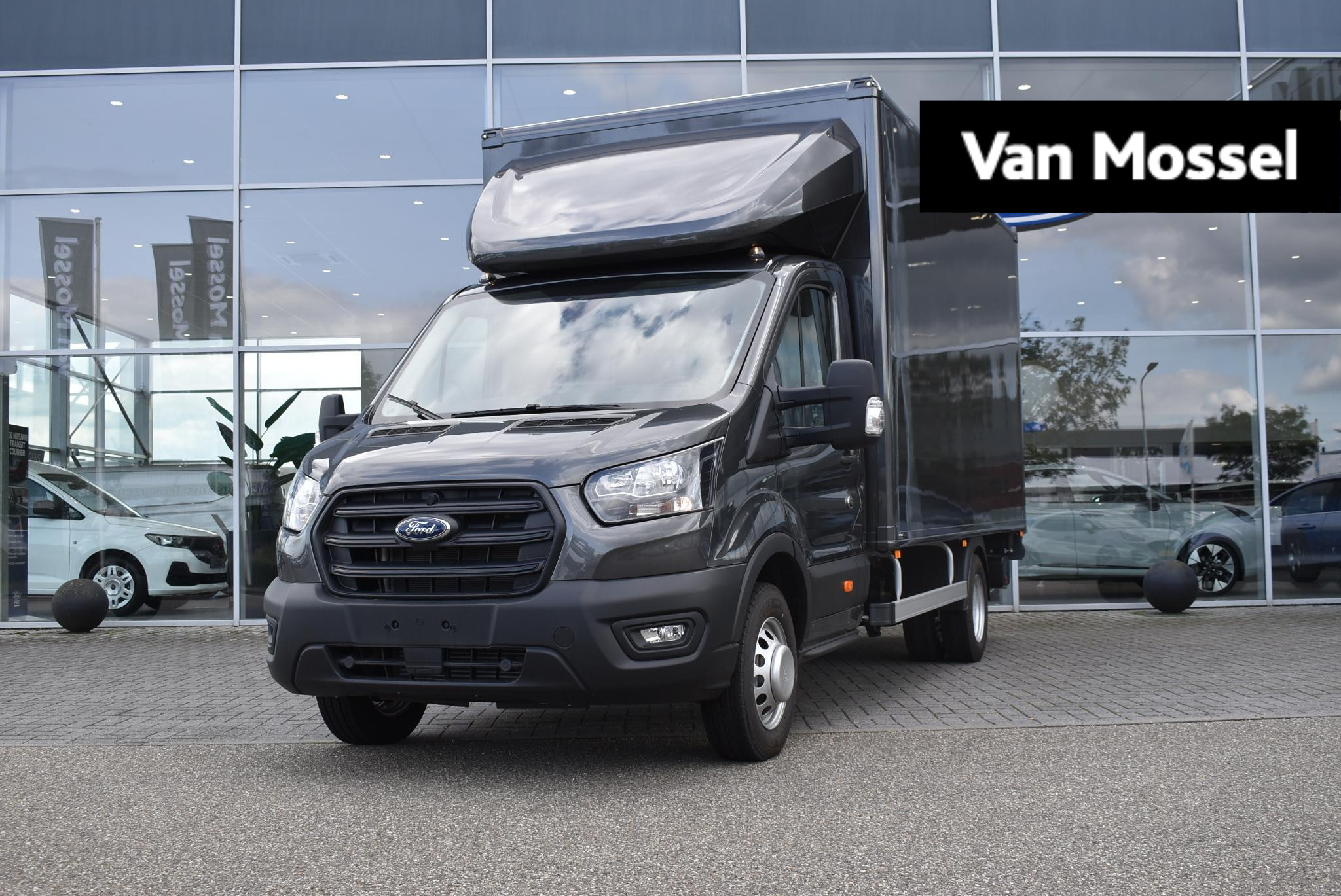 Ford Transit | Voorraad | Meubelbak met Laadklep| 3500 KG GVW | Lengte 4  | Dubbellucht | Parkeersensoren V + A | Achteruitrijcamera |