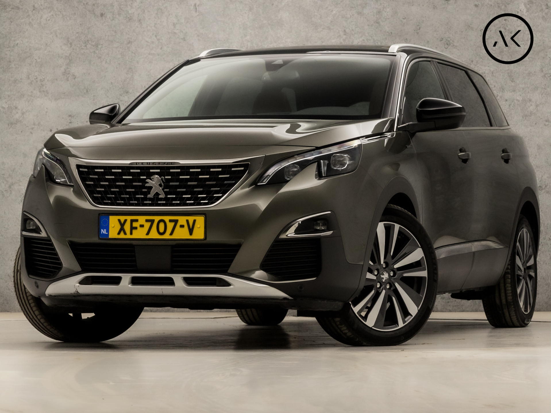 Peugeot 5008 1.2 PureTech GT-Line 7 Persoons (PANORAMADAK, APPLE CARPLAY, GROOT NAVI, COGNAC LEDER, STOELVERWARMING, LED KOPLAMPEN, KEYLESS, TREKHAAK, NIEUWSTAAT)