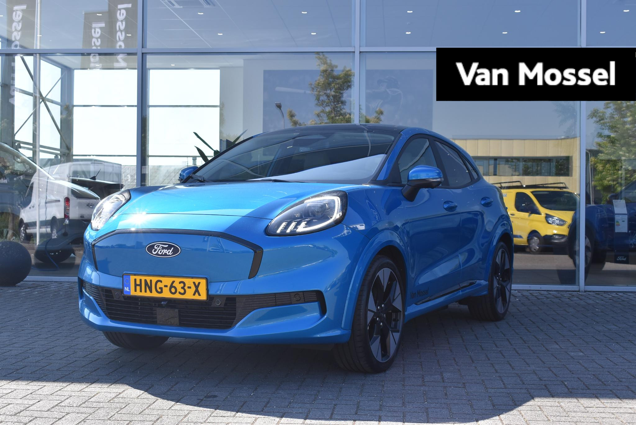 Ford Puma Gen-E Premium 44 kWh | Nieuw Te Bestellen | €2000.- Korting | 0.99% Rente Via Ford Options | Digital Aqua Blue | Panoramadak | Driver Assistance Pack | Winterpack | 19"Lichtmetalen Velgen | Incl. Ford Protect 2 + 3 jaar/100.000 km |