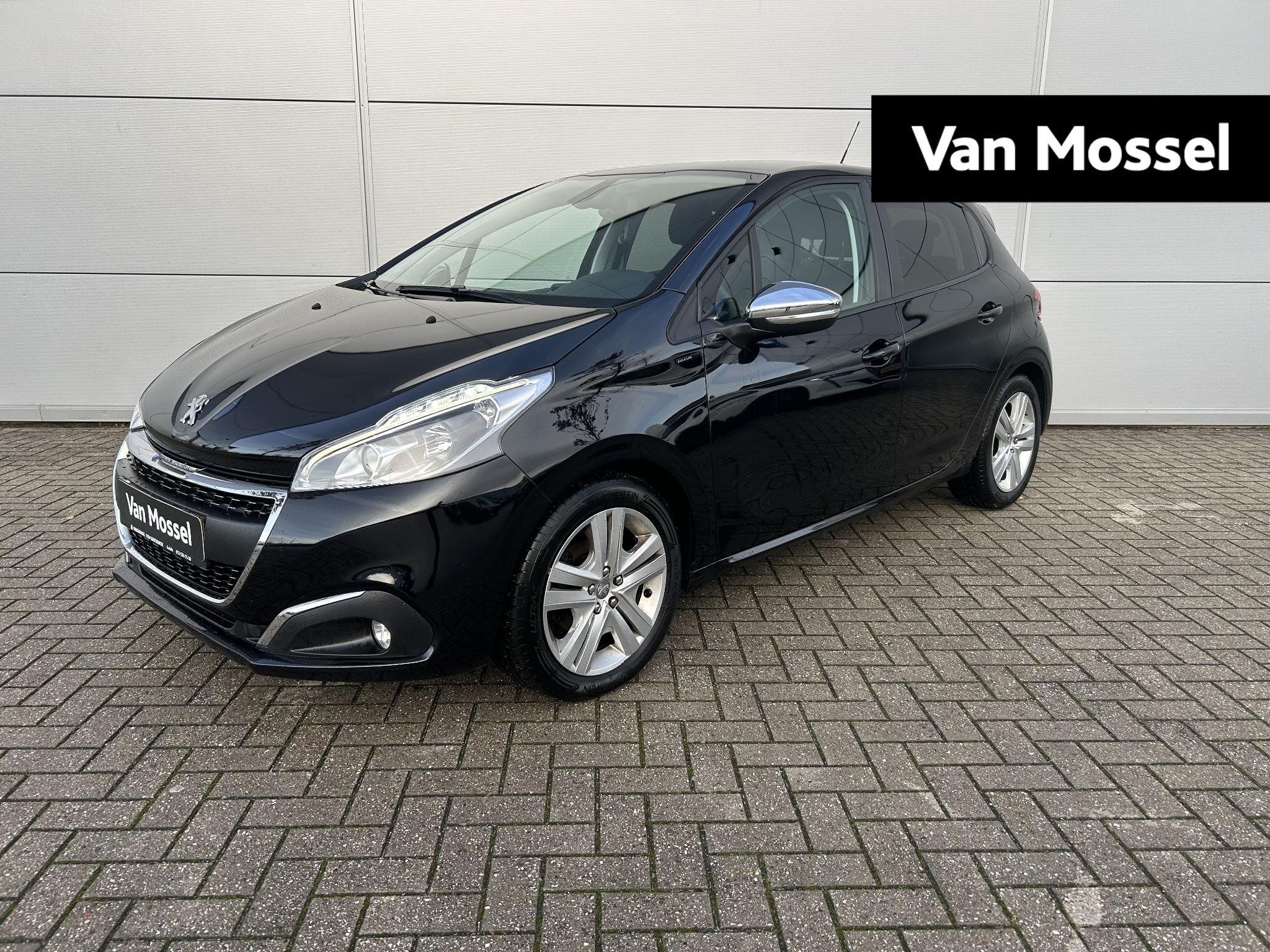 Peugeot 208 1.2 PureTech Signature | Navigatie | Parkeersensoren | Apple Carplay/Android Auto