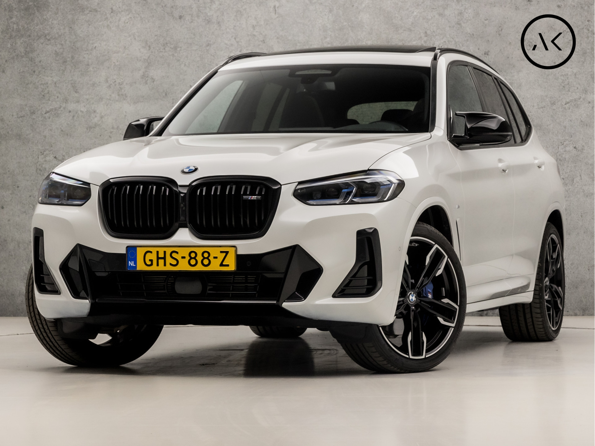 BMW X3 M40i xDrive High Executive 372Pk Automaat (KUIPSTOELEN, 2024, PANORAMADAK, APPLE CARPLAY, ADAPTIVE LED, M SPORTREMMEN, 360 CAMERA, MEMORY SEATS, HEAD-UP DISPLAY, HARMAN/KARDON, LIVE COCKPIT PRO, NIEUWSTAAT)