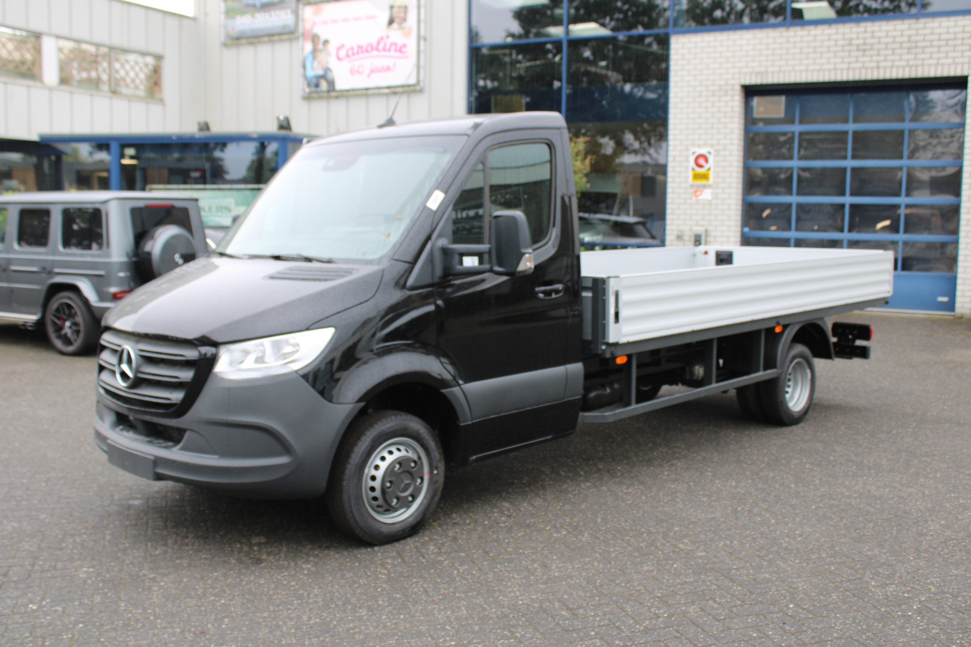 Mercedes-Benz Sprinter 517 CDI L3 RWD Open laadbak 3500 kg Trekgewicht, MBUX, Geveerde stoel, etc.