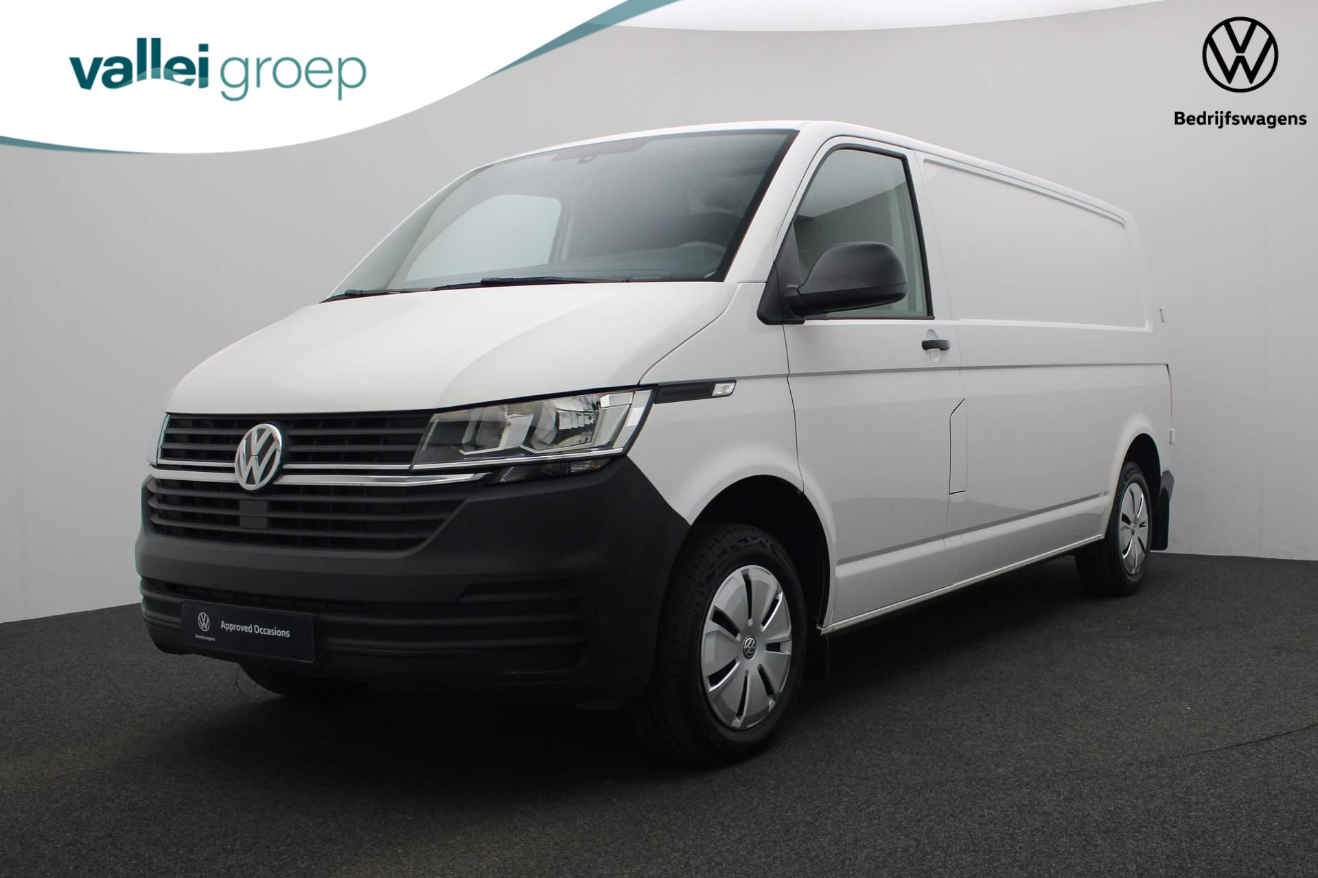 Volkswagen Transporter 2.0 TDI 150PK L2H1 28 | 3-zits | Cruise | Airco | Betonplex laadvloer | Trekhaakvoorbereiding