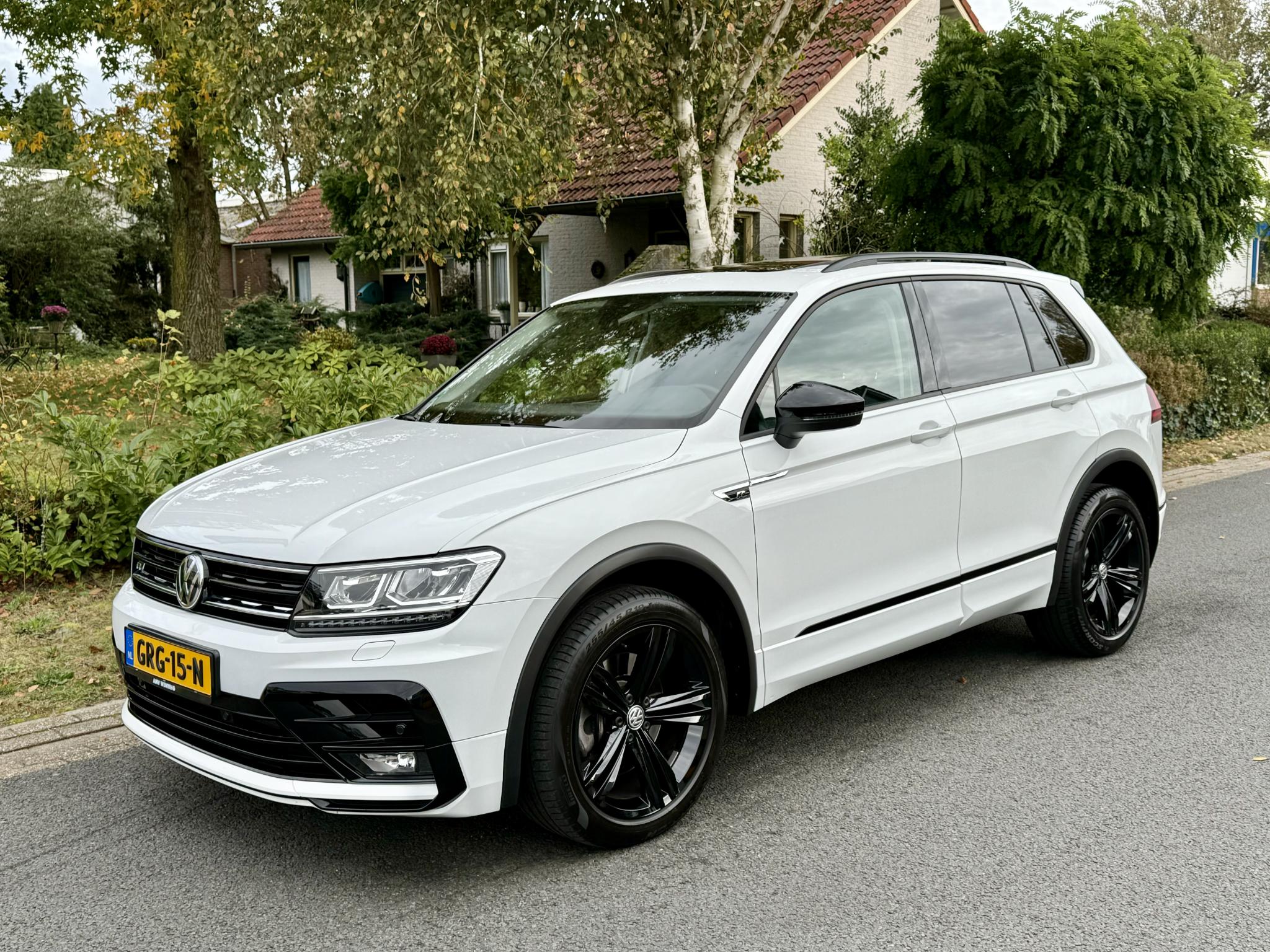 Volkswagen Tiguan 2.0 TSI 4Motion R-Line 190PK DSG•Pano•Trekhaak