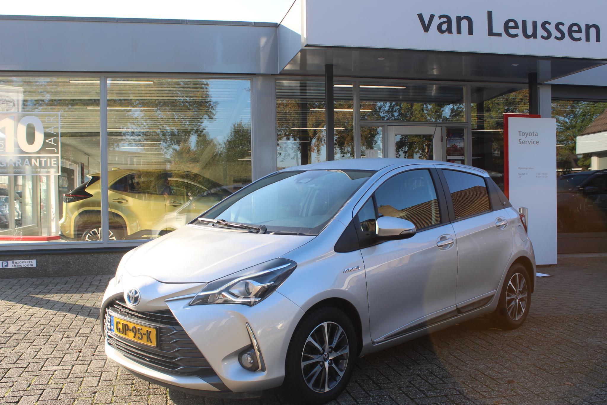 Toyota Yaris 1.5 HYBRID Y20 PARK.SENSOREN A KEYLESS CLIMA CRUISE PRIVACY GLASS LED NAVI BLUETOOTH