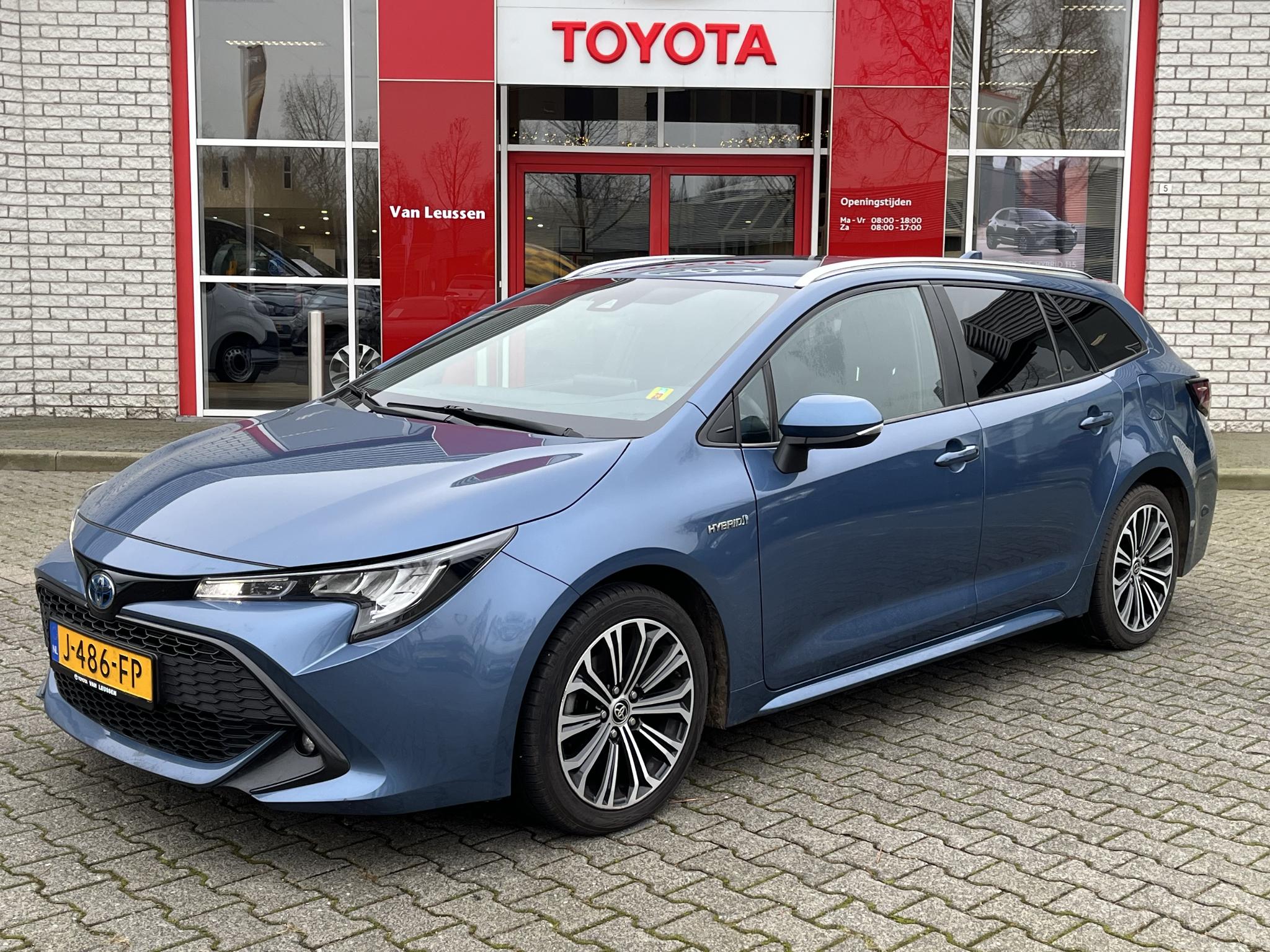 Toyota Corolla Touring Sports 1.8 HYBRID DYNAMIC STOELVERW. PARKCAMERA KEYLESS LM-VELGEN LED NL-AUTO 1E-EIG