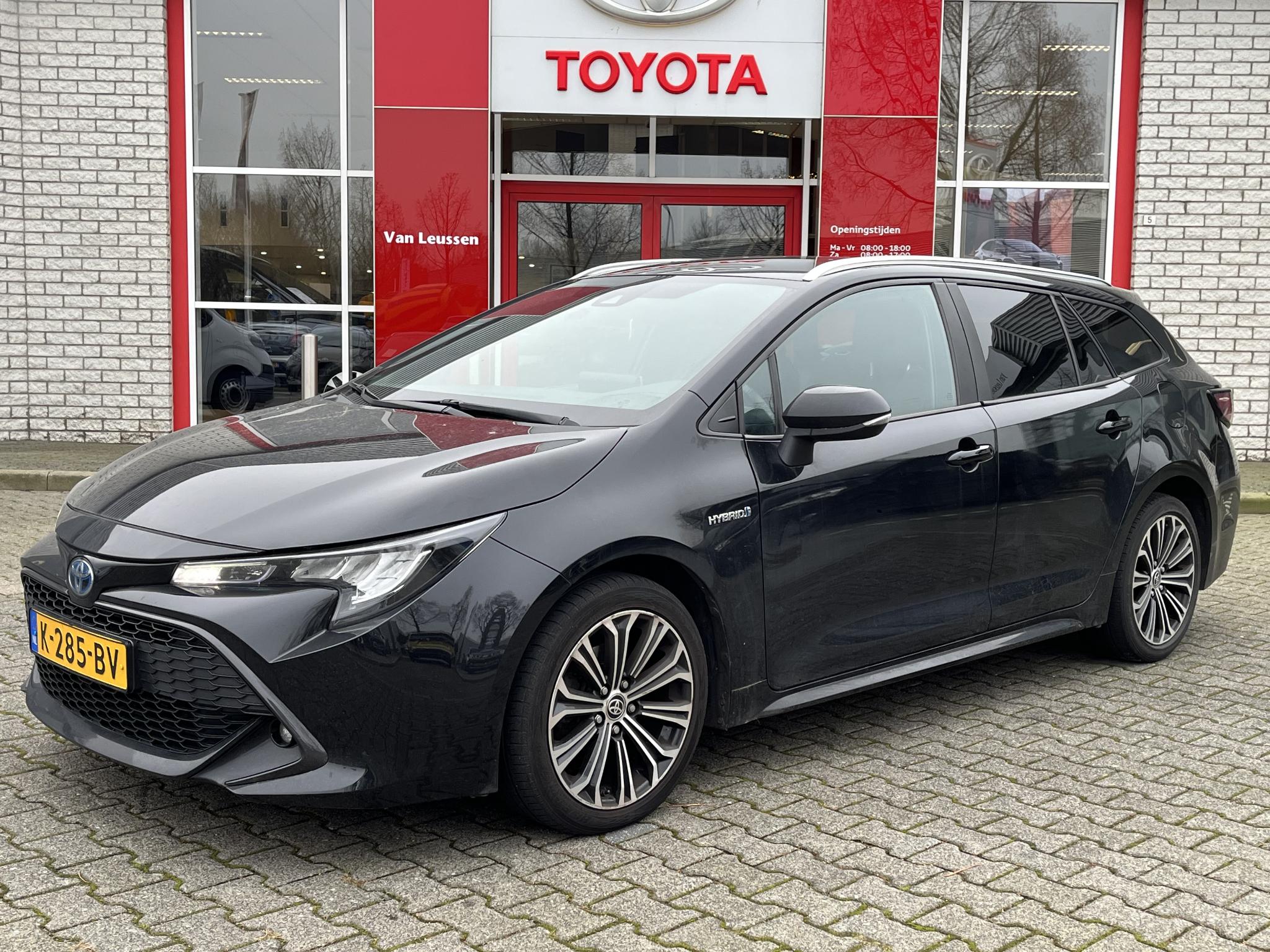 Toyota Corolla Touring Sports 1.8 HYBRID DYNAMIC STOELVERW. PARKCAMERA KEYLESS LM-VELGEN LED NL-AUTO 1E-EIG