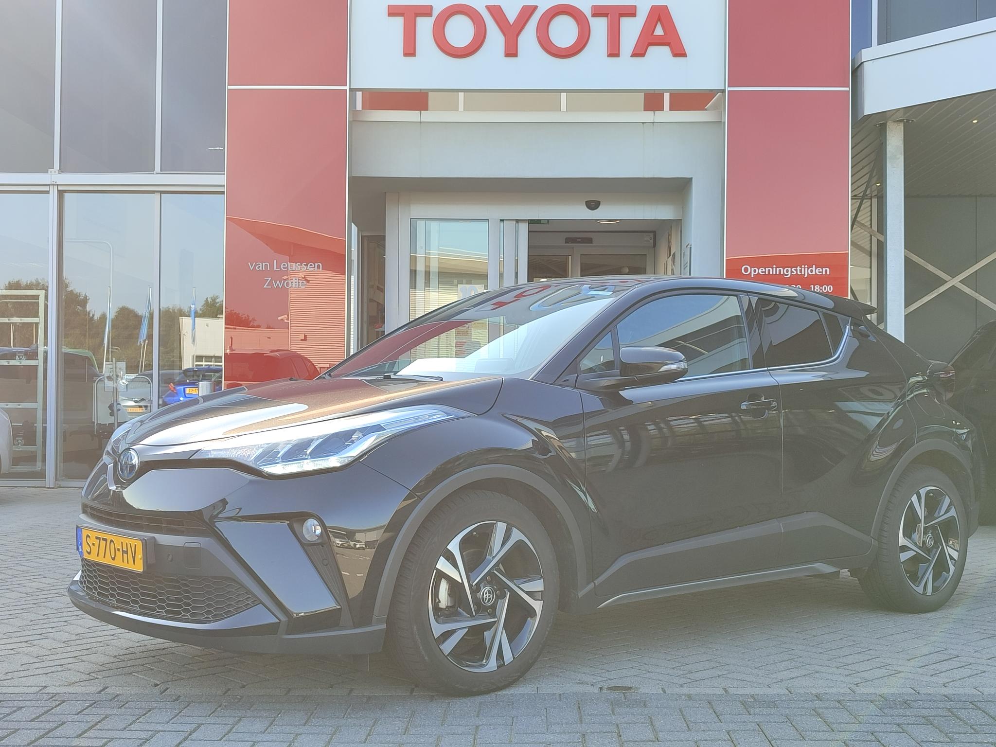 Toyota C-HR 1.8 Hybrid Style BLINDSPOT NAVI PARK-SENSOREN STOELVERWARMING KEYLESS GETINT GLAS