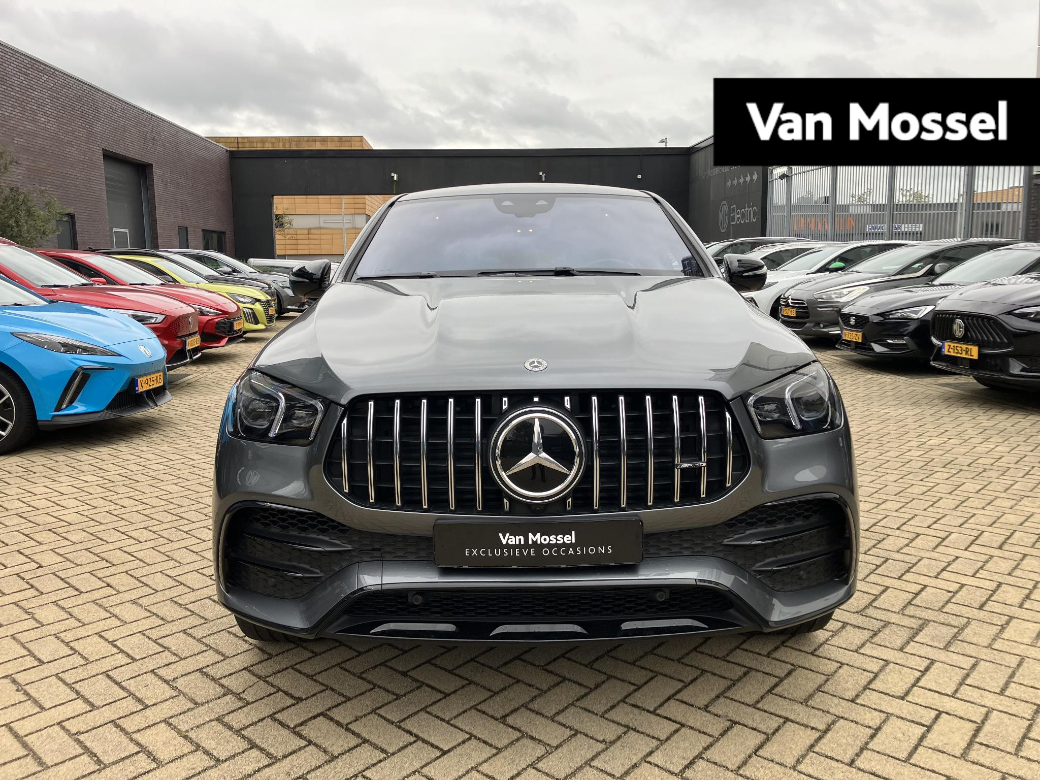 Mercedes-Benz GLE Coupé AMG 53 4MATIC+ Premium Plus | BURMESTER | STOELMASSAGE | STOELVENTILATIE | PANORAMA/SCHUIF-KANTELDAK | AIRMATIC | RIJ-ASSISTENTIE | KEYLESS | 360 CAMERA | TREEPLANKEN | NIGHT PAKKET | CARBON INTERIEUR |