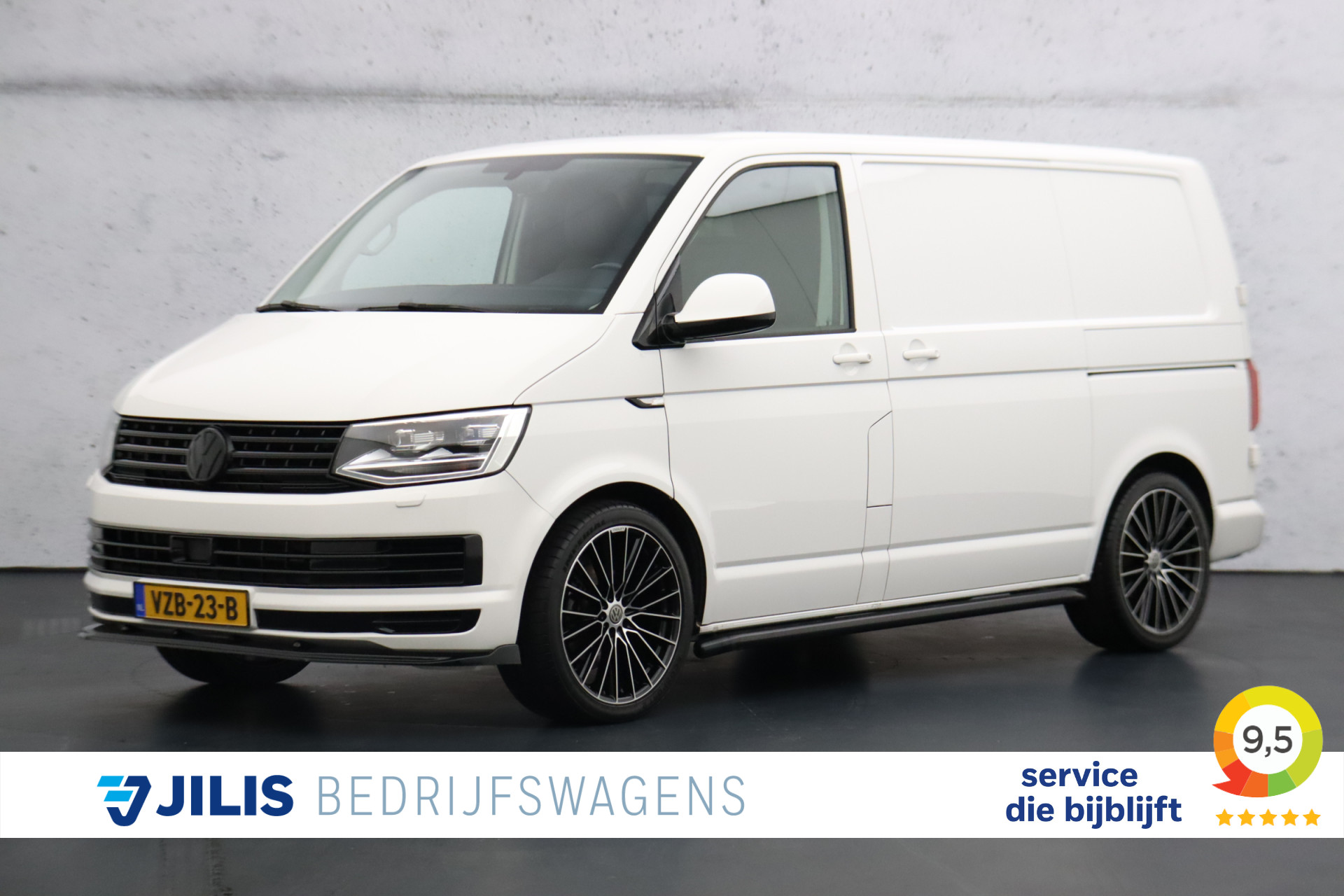 Volkswagen Transporter 2.0 TDI L1H1 | Trekhaak | Adaptieve cruise control | Parkeersensor | Navigatie