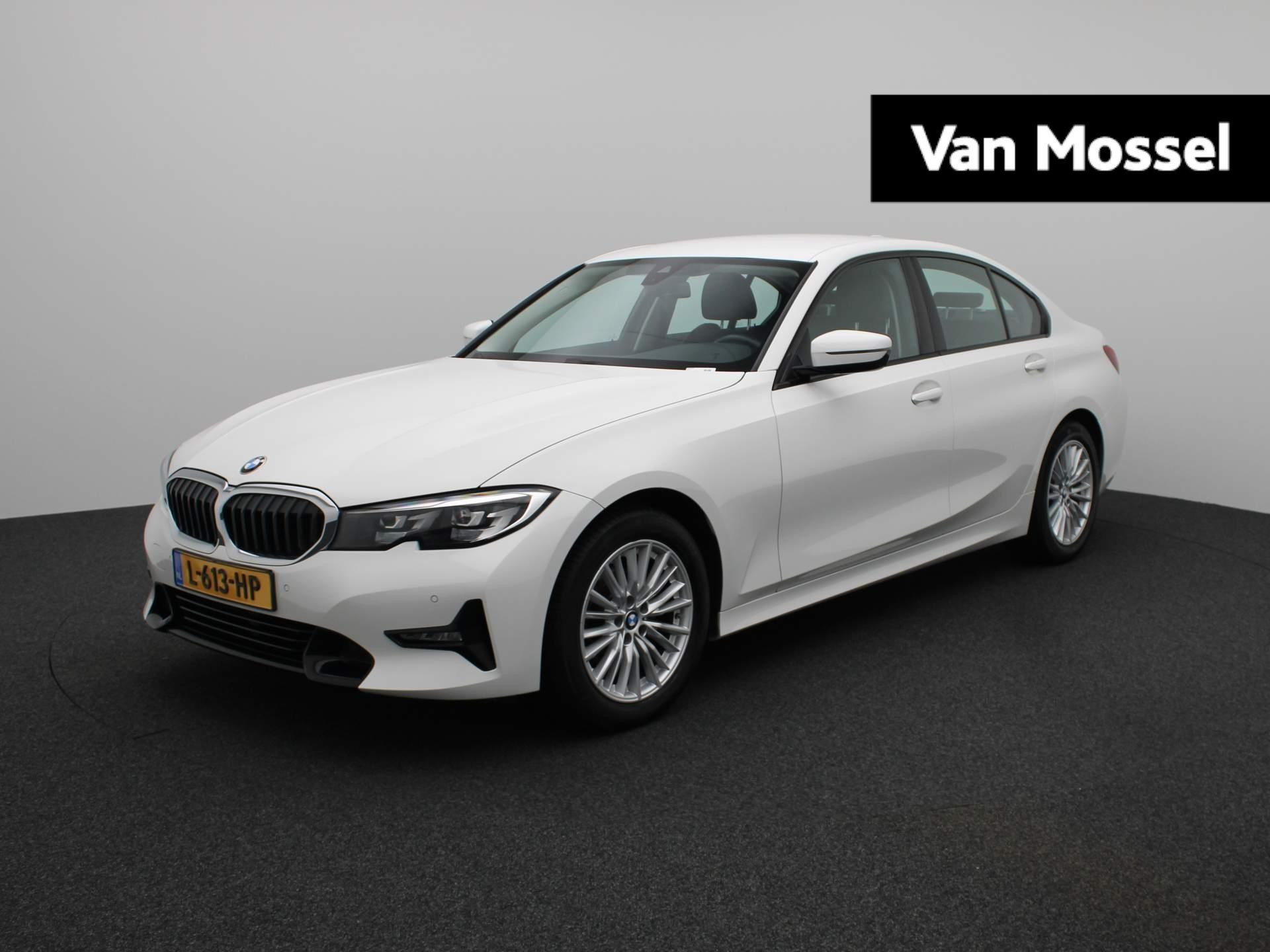 BMW 3 Serie 318i Executive | Half-Leder | Navigatie | Climate Control | Parkeer Sensoren | LMV | LED |