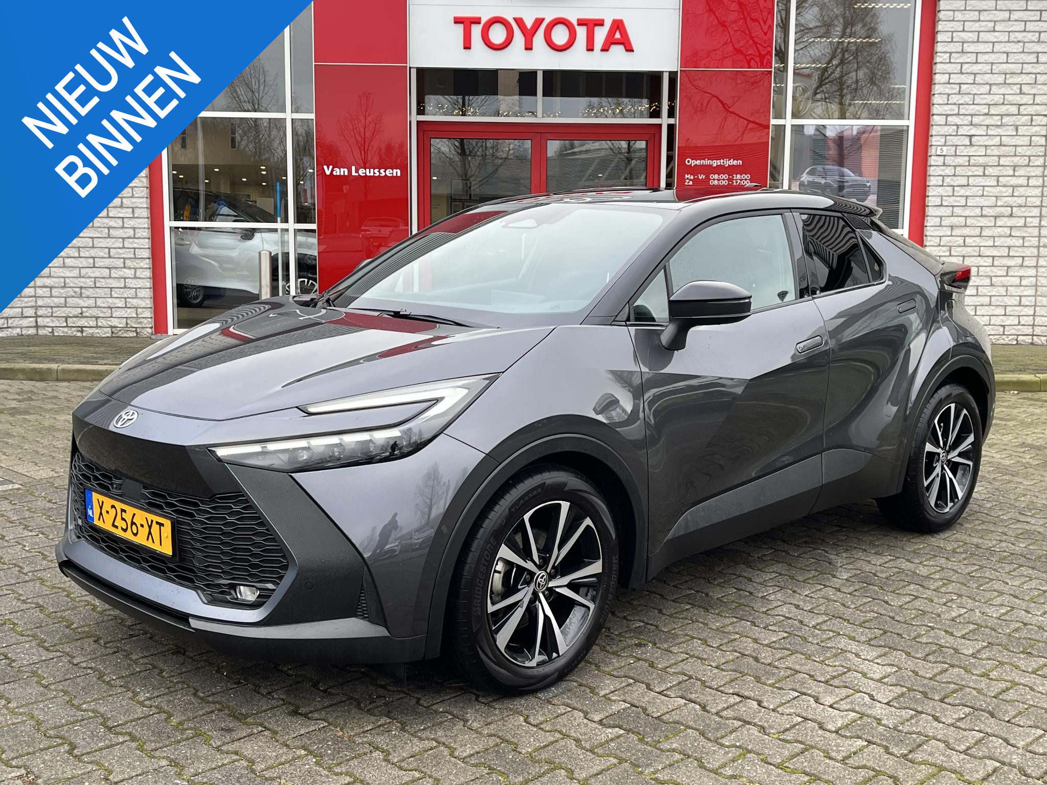 Toyota C-HR 1.8 HYBRID 140 FIRST EDITION EL-ACHTERKLEP BLIND-SPOT APPLE/ANDROID PARKSENSOREN PARKCAMERA NL-AUTO 1E-EIG