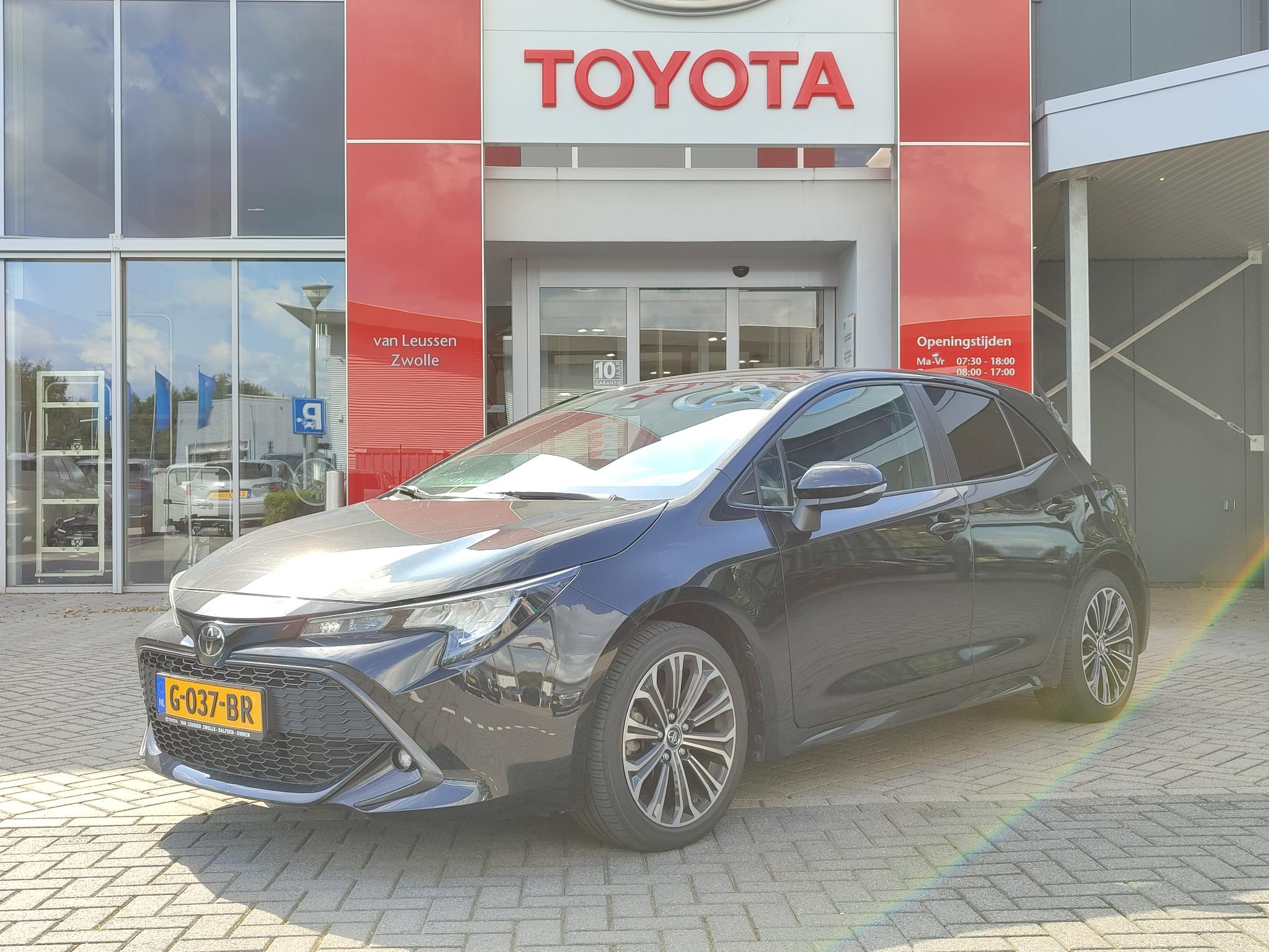 Toyota Corolla 1.2 Turbo First Edition NAVI CLIMA AD-CRUISE BLUETOOTH 17' LM-VELGEN CAMERA NL-AUTO 1E-EIG