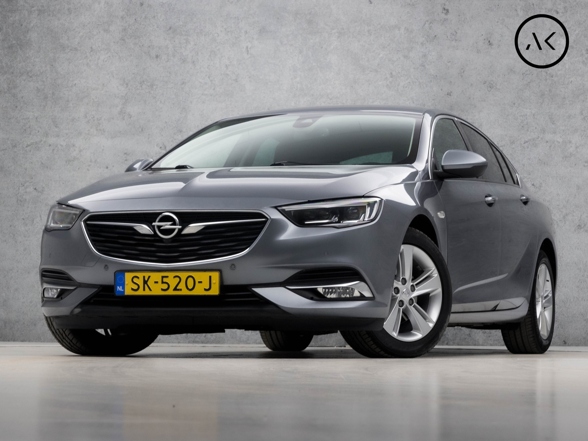 Opel Insignia Grand Sport 1.5 Turbo Innovation (APPLE CARPLAY, NAVIGATIE, CAMERA, GETINT GLAS, LED KOPLAMPEN, SPORTSTOELEN, LEDER, LANE ASSIST, NIEUWSTAAT)