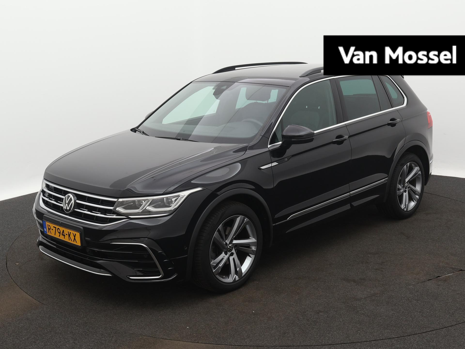 Volkswagen Tiguan 1.5 TSI R-Line Business+ | Automaat | Navigatie | Stoelverwarming en Stuurwielverwarming | Head-Up Display | Parkeercamera (Helicopter View) | Digital Cockpit PRO