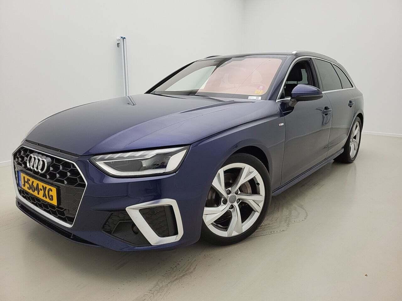 Audi A4 Avant 40 TFSI quattro S edition 204 PK