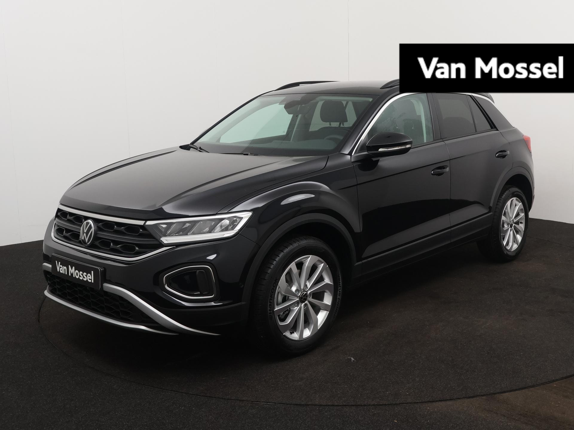 Volkswagen T-Roc 1.0 TSI Life Edition 116 PK | Navigatie | Apple carplay | Parkeersensoren | Camera | Keyless access | Android Auto | 17" Lichtmetalen velgen | LED koplampen |