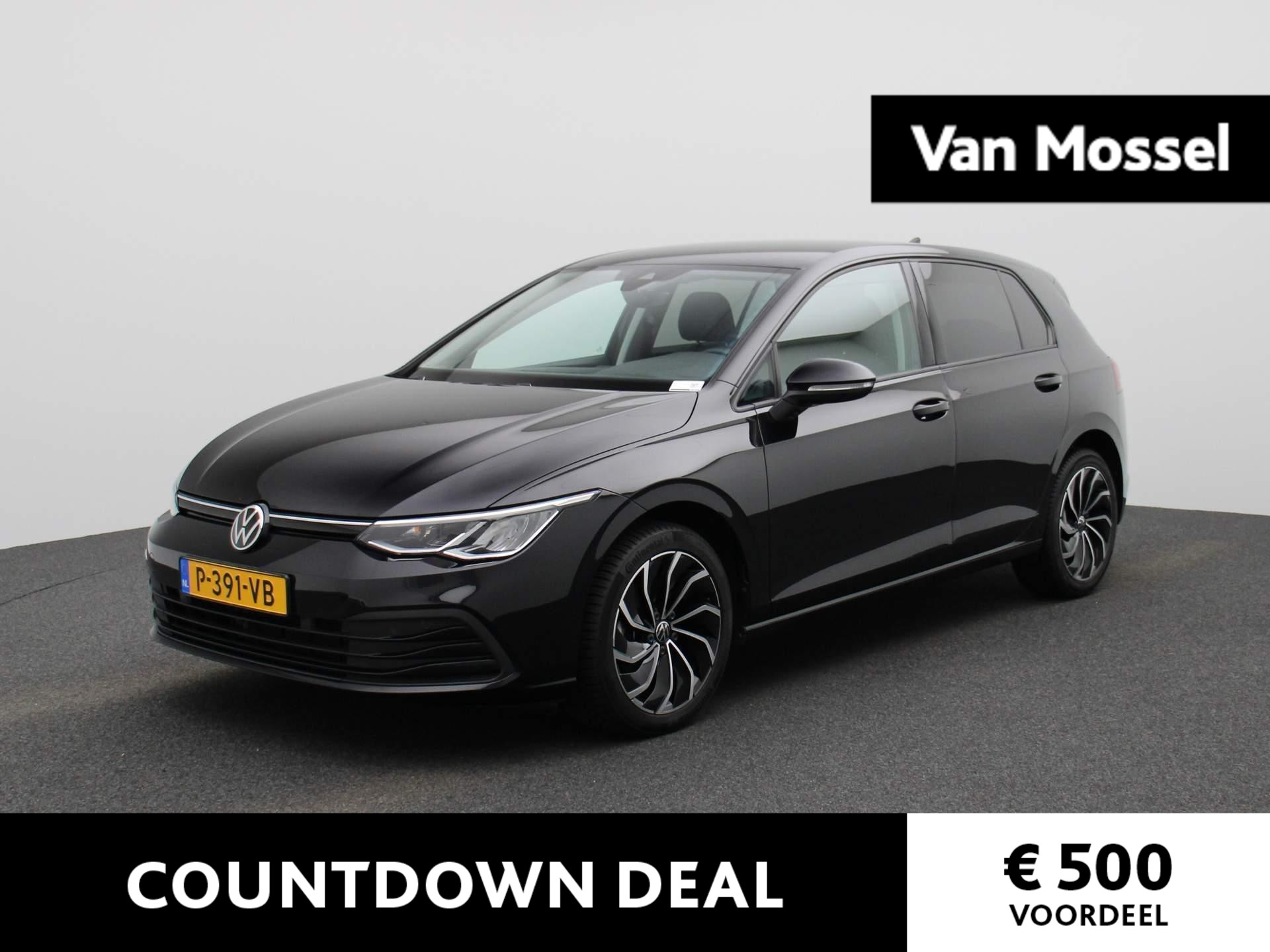 Volkswagen Golf 1.5 TSI Style 131 PK | Apple Carplay | Stoelverwarming | Stuurwielverwarming | Adaptive Cruise Control | Achteruitrijcamera | Parkeersensoren | Sfeerverlichting | Getinte Ruiten | Digital Cockpit |