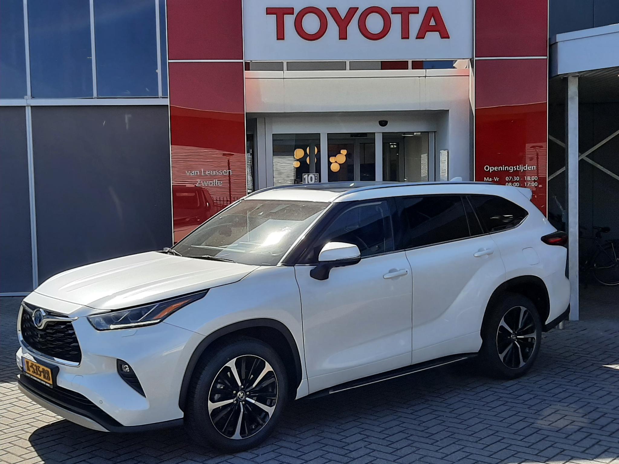 Toyota Highlander 2.5 AWD HYBRID PREMIUM 7-PERSOONS 20"LMV PANODAK 360GR-CAM STUURVERW. LEDER STOELVERW/KOELING BLINDSPOT