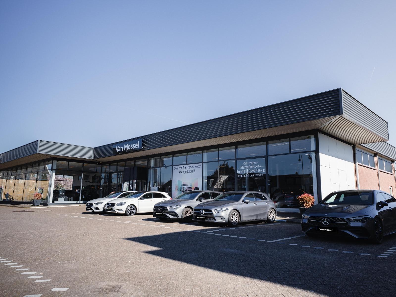 Mercedes-Benz GLC 200 Premium Stoelverwarming / Achteruitrijcamera / Night pakket / Panoramadak