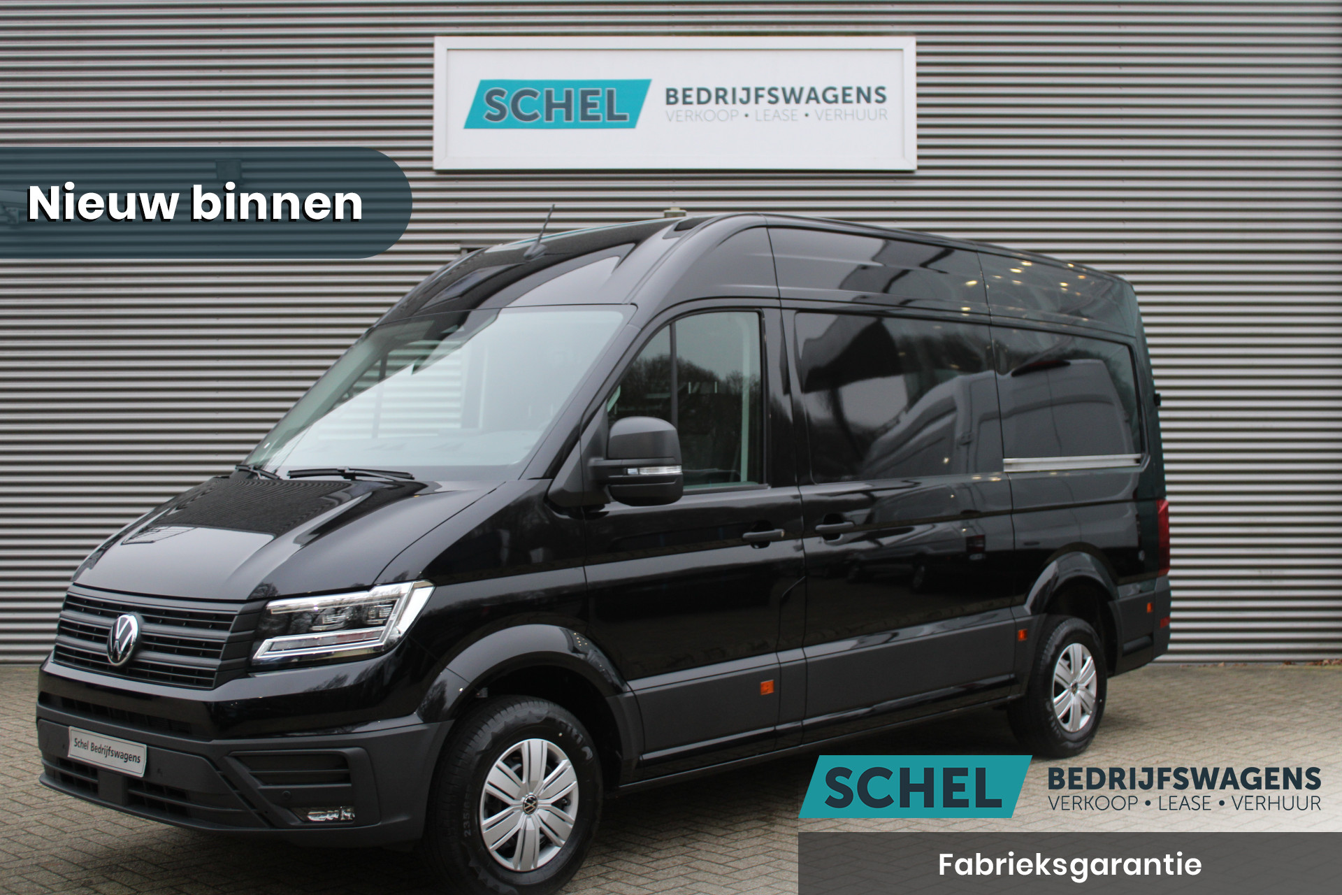 Volkswagen Crafter 35 2.0 TDI L3H3 177pk - Facelift - 2x Schuifdeur - Navigatie - LED - Geveerde stoel - Virtual cockpit - Camera - Trekhaak - Stoelverwarming - Rijklaar