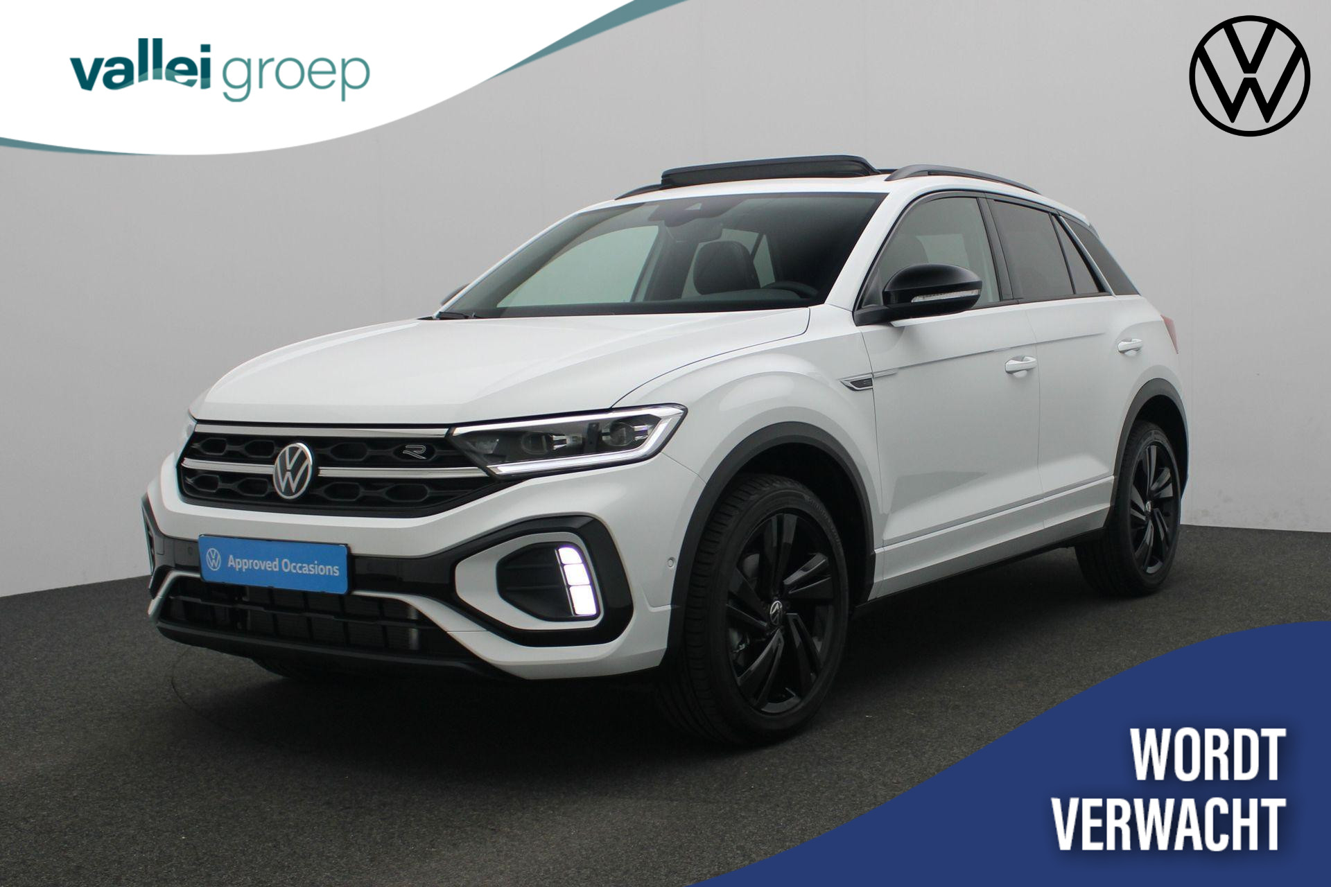 Volkswagen T-Roc 1.5 TSI 150 pk DSG R-Line Edition | Panoramadak | Stuur-/stoelverwarming | Achteruitrijcamera | Apple Carplay / Android Auto