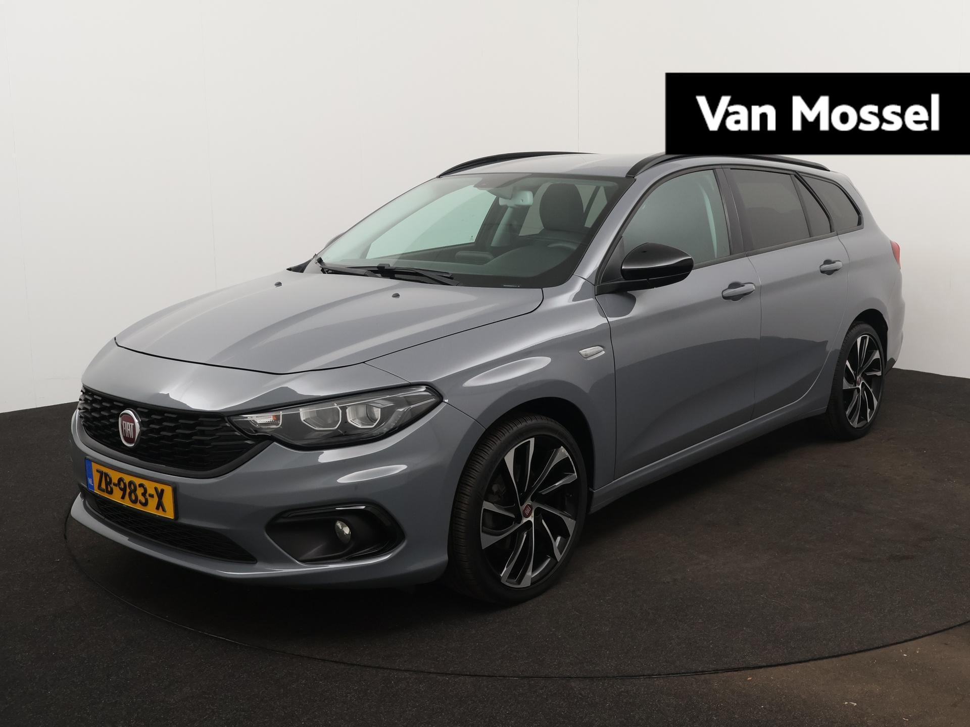 Fiat Tipo Stationwagon 1.4 T-Jet 16v S-Design | LMV | Vip Glass | Half leder | Navigatie | Climate ontrol | Stoel verwarming | Camera | DAB | Parkeer sensoren