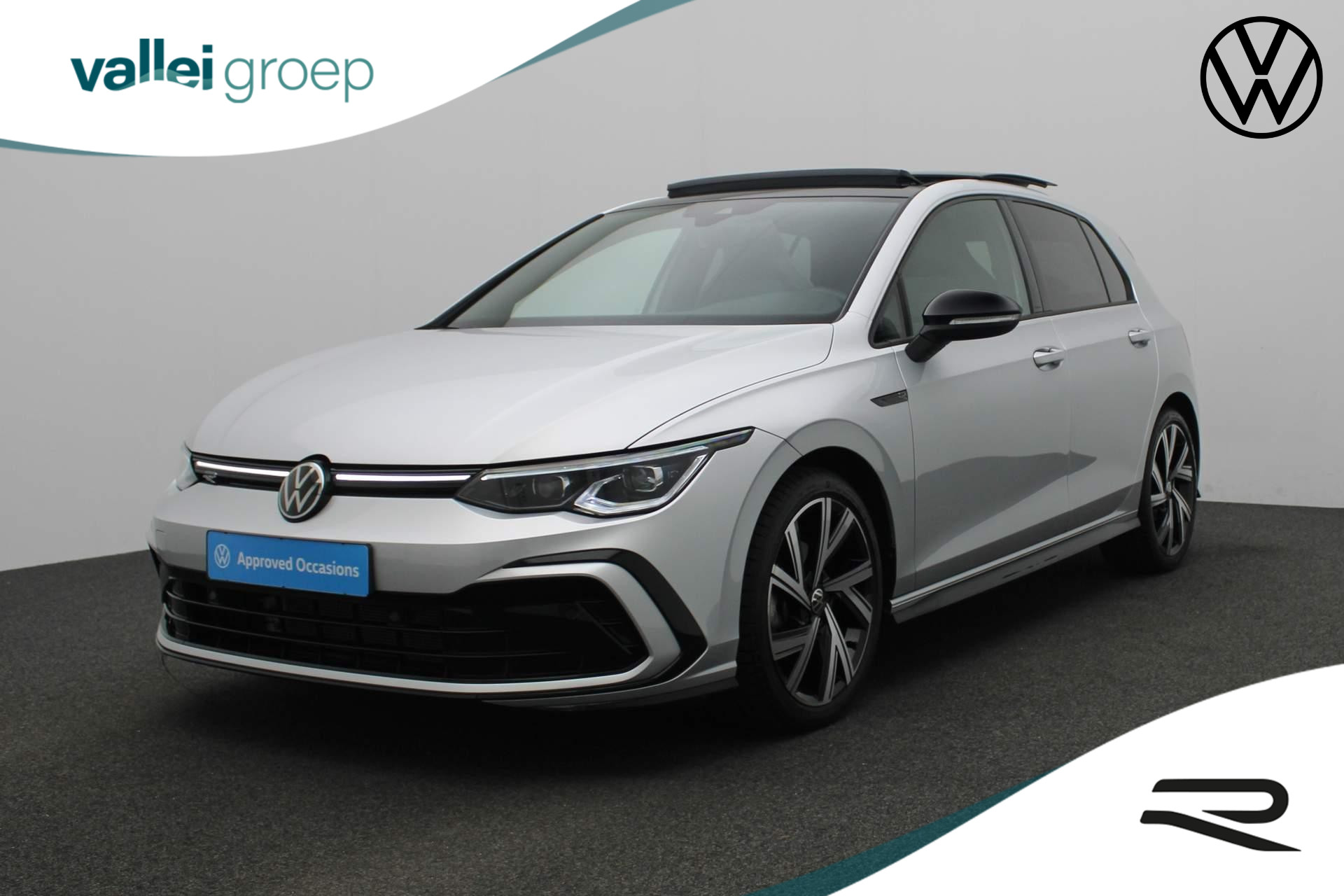 Volkswagen Golf 1.5 eTSI 150PK DSG R-Line Business Black Style | Pano | IQ Light | Keyless | Camera | 18 inch | Apple Carplay / Android Auto