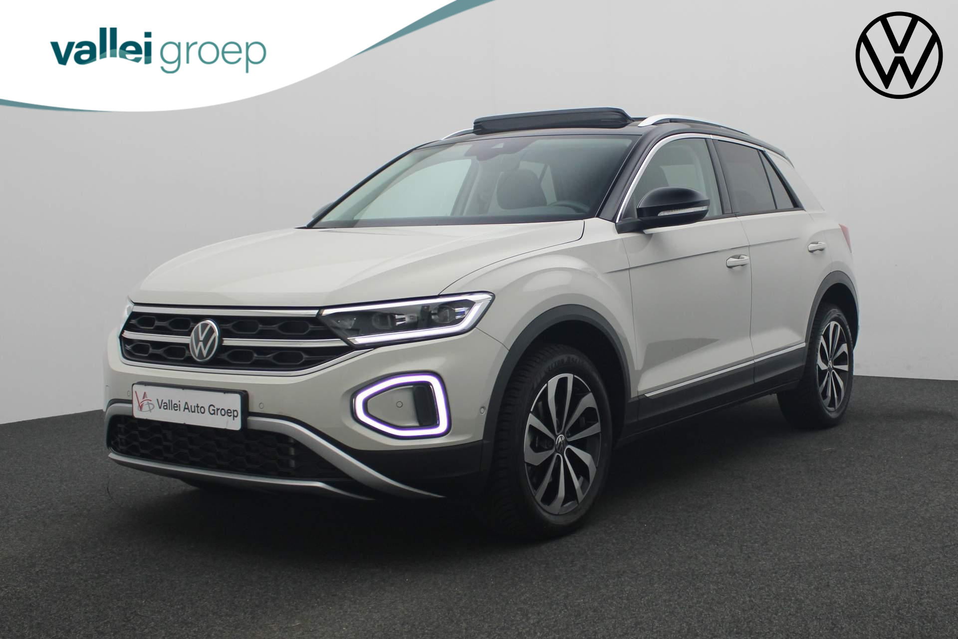 Volkswagen T-Roc 1.5 TSI 150PK DSG Style | Pano | Trekhaak | Stuur-/stoelverwarming | Navi | Clima | ACC | Keyless | Massage